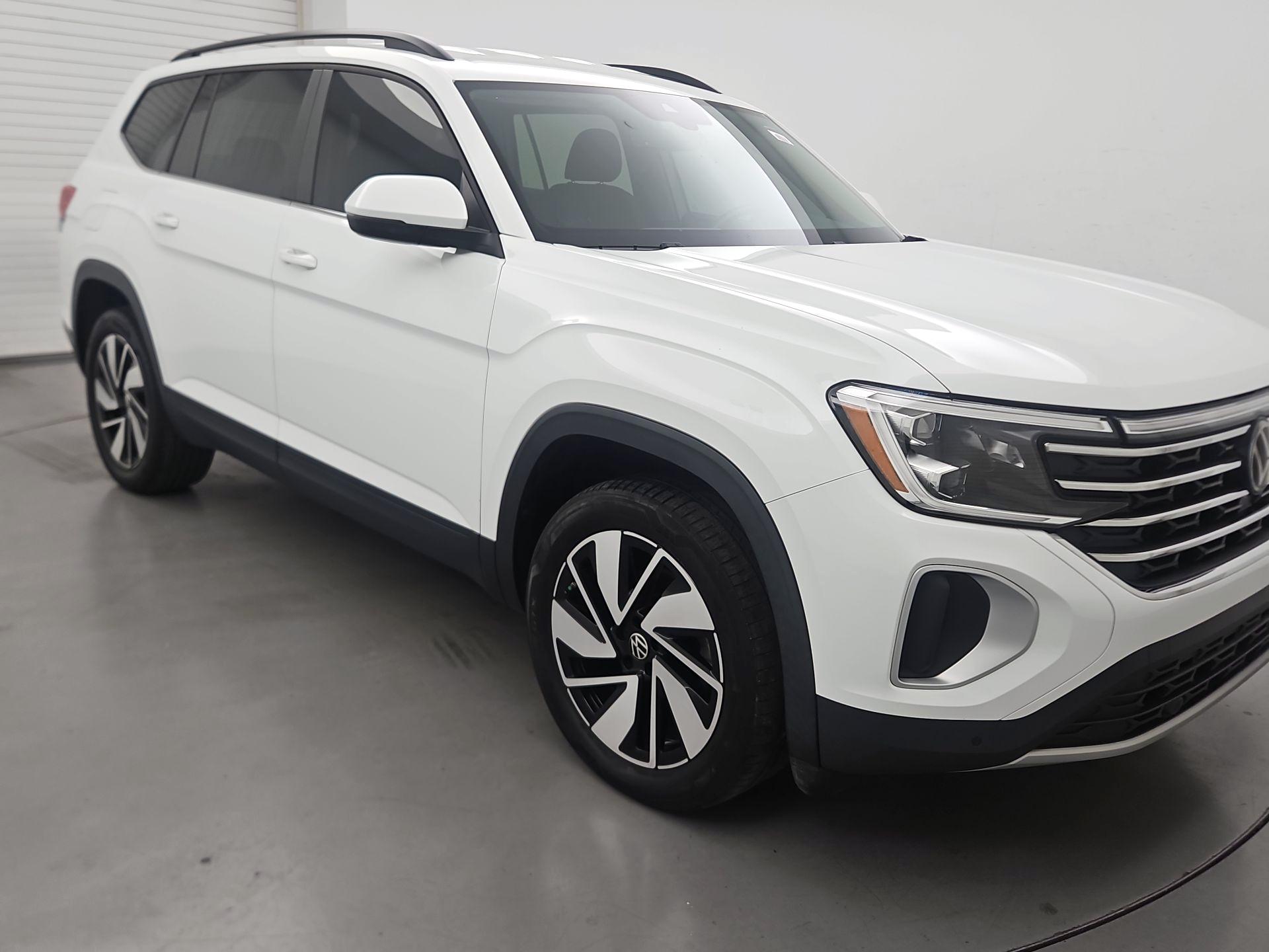 White 2024 Volkswagen Atlas SUV / Crossover Front-Wheel Drive Automatic
