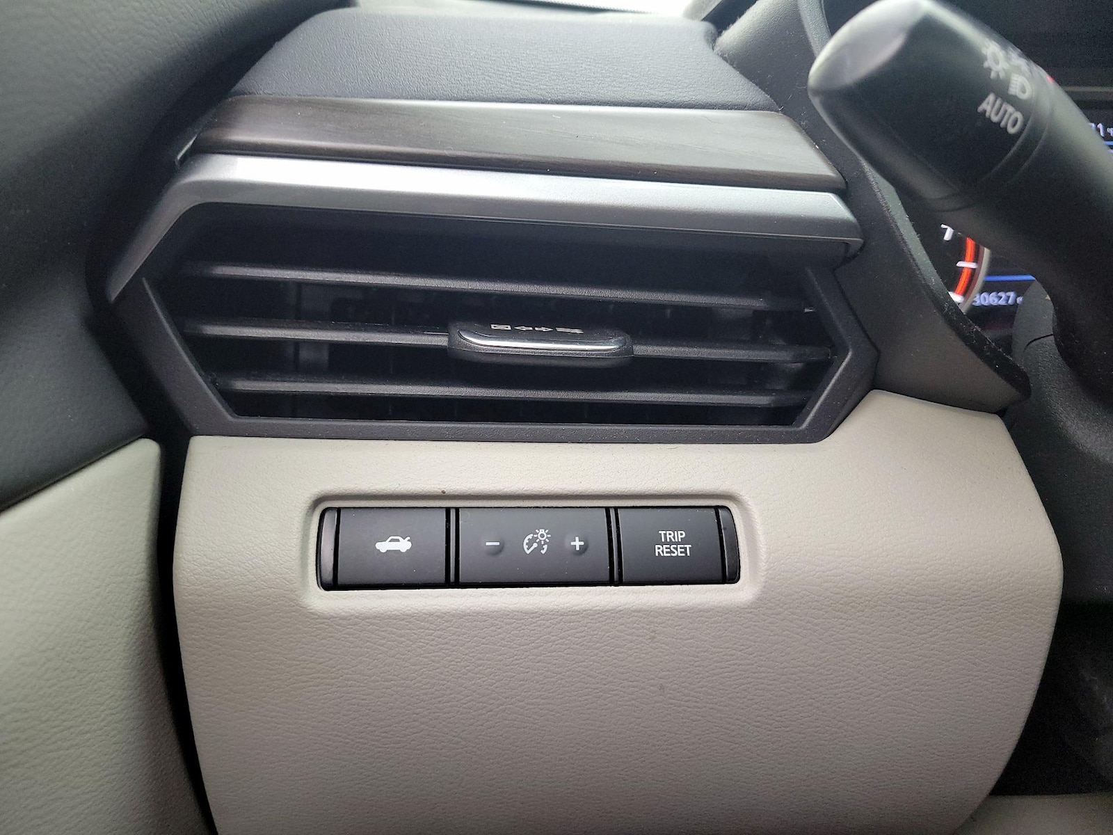 2023 Nissan Altima SV - Photo 14