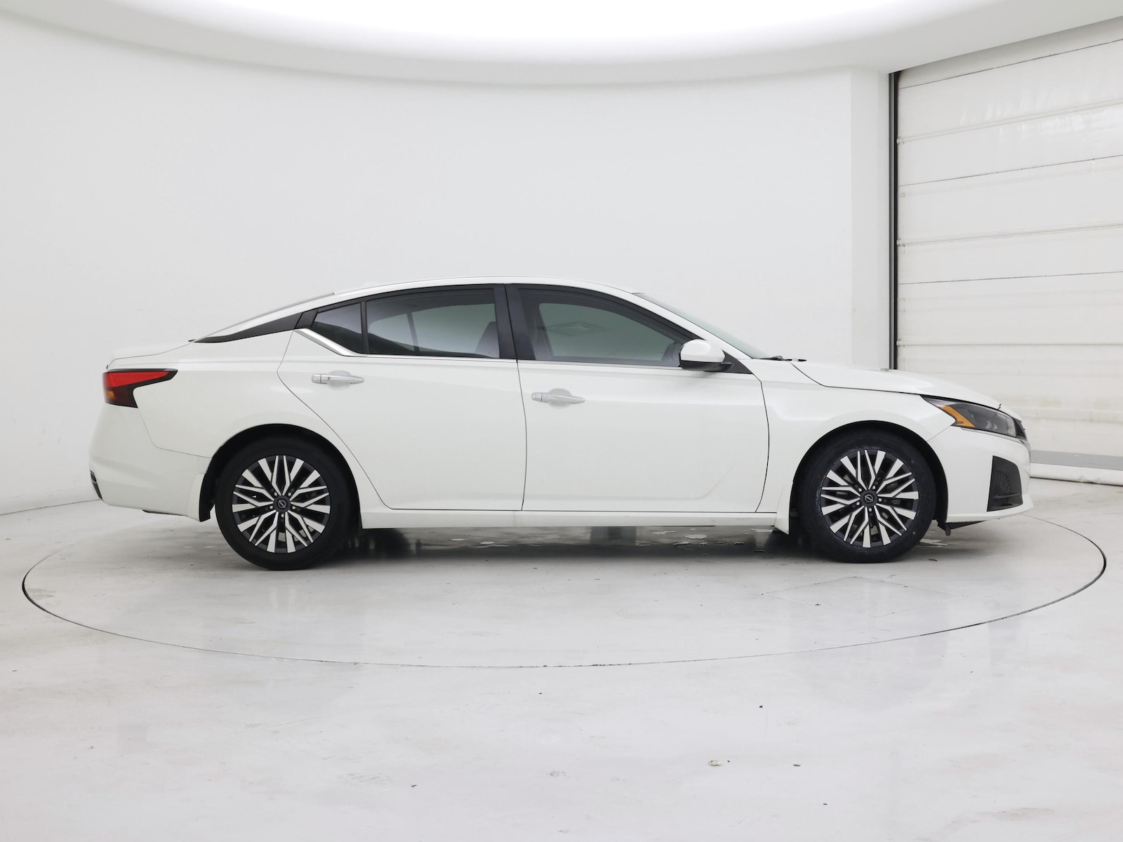 2023 Nissan Altima SV - Photo 8