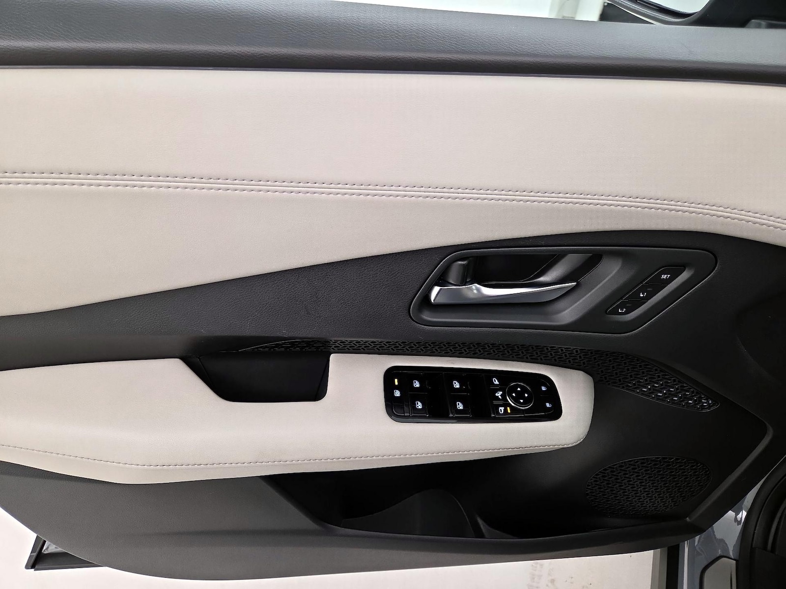 2024 Nissan ARIYA Engage+ - Photo 13