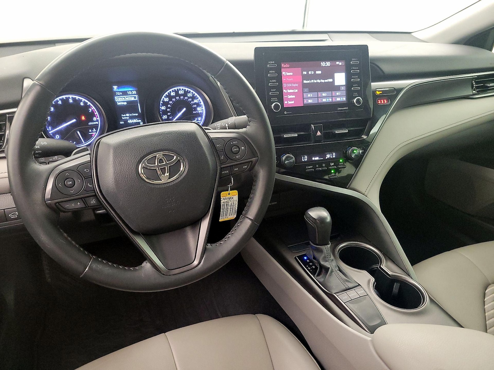2022 Toyota Camry SE - Photo 10