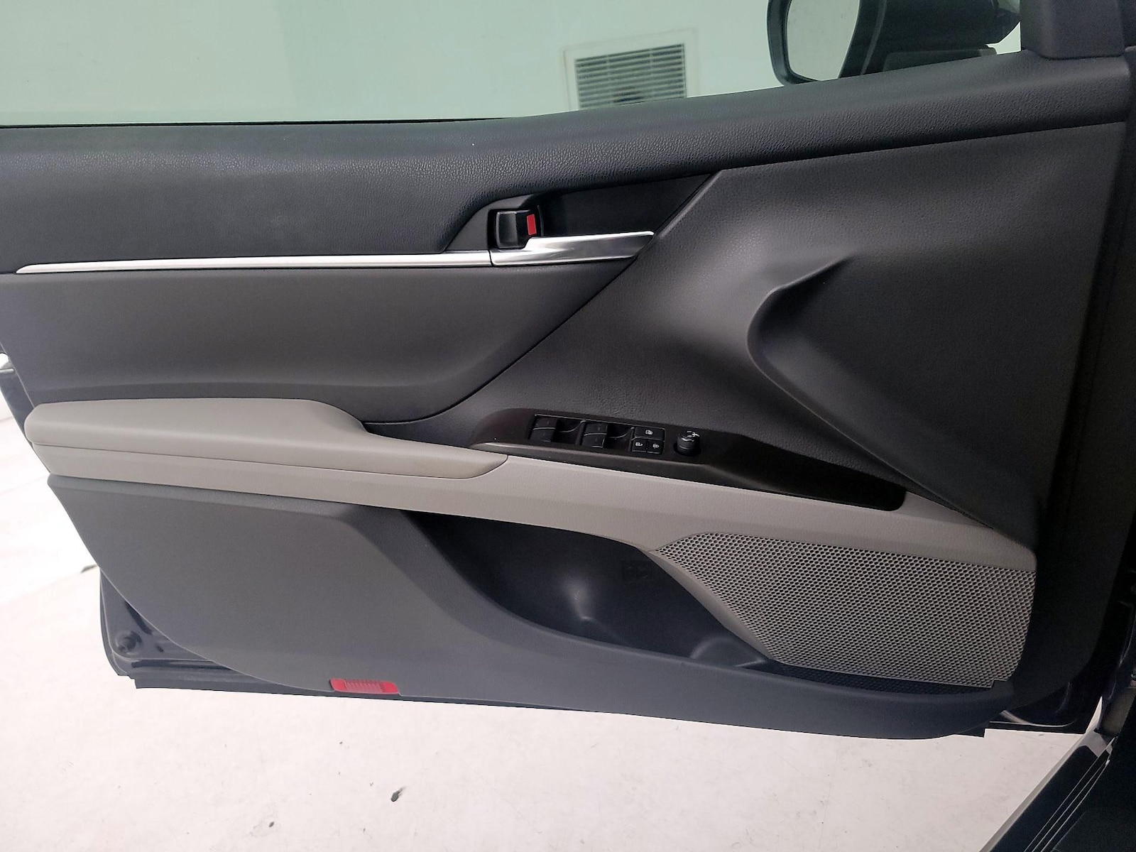 2022 Toyota Camry SE - Photo 13