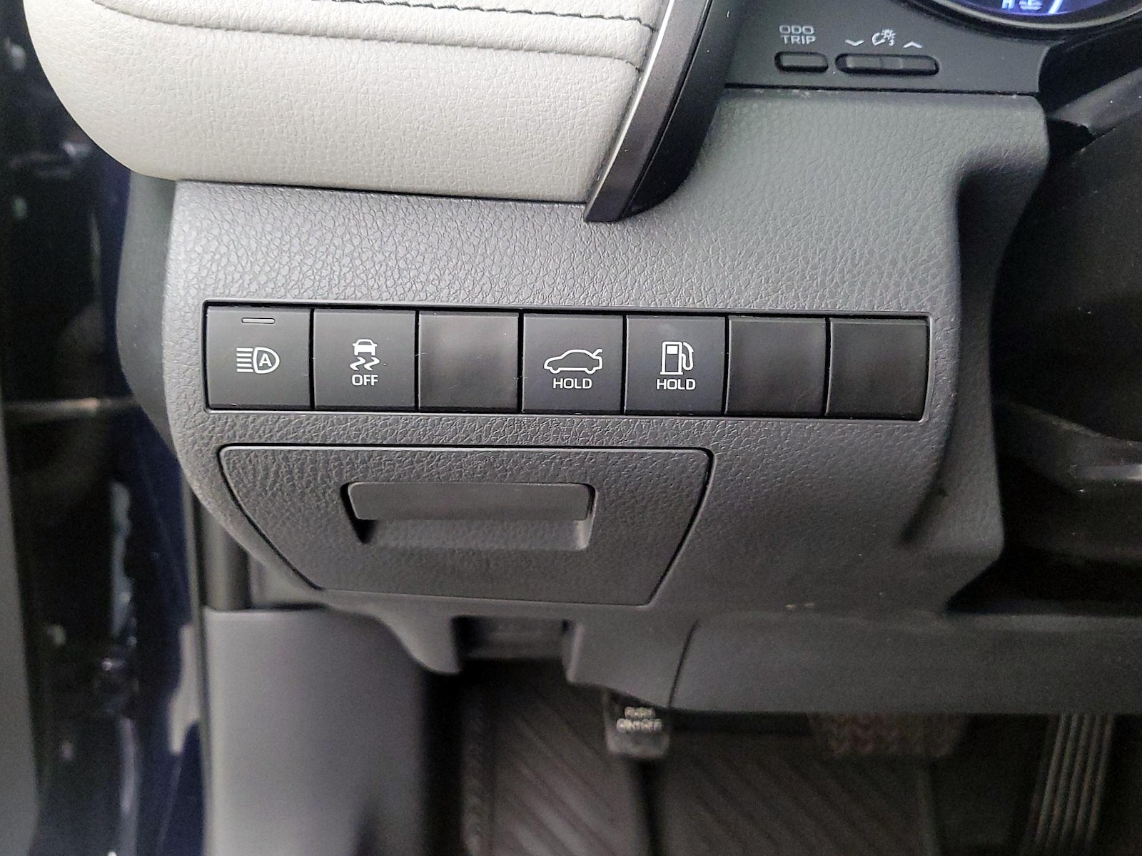 2022 Toyota Camry SE - Photo 14