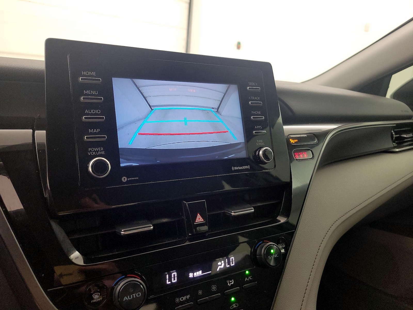 2022 Toyota Camry SE - Photo 15