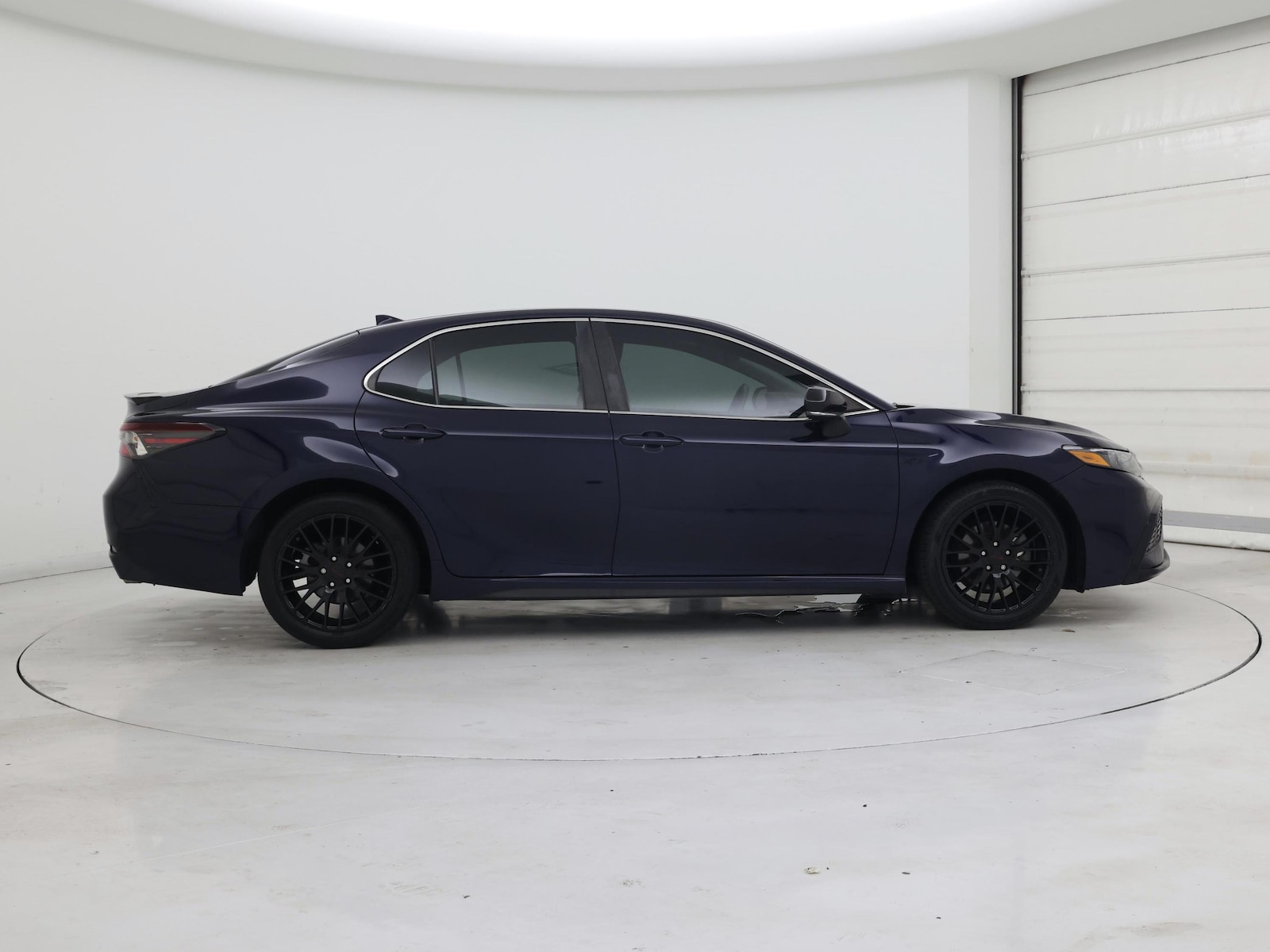 2022 Toyota Camry SE - Photo 8