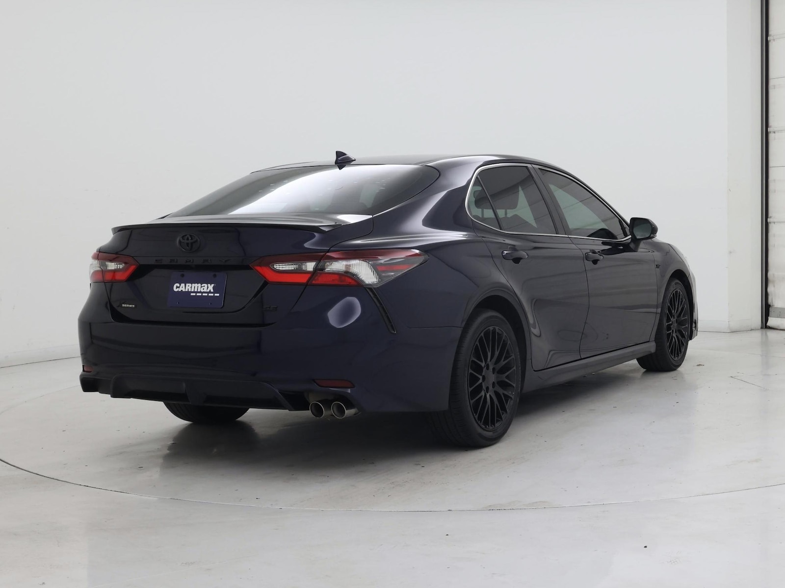 2022 Toyota Camry SE - Photo 9