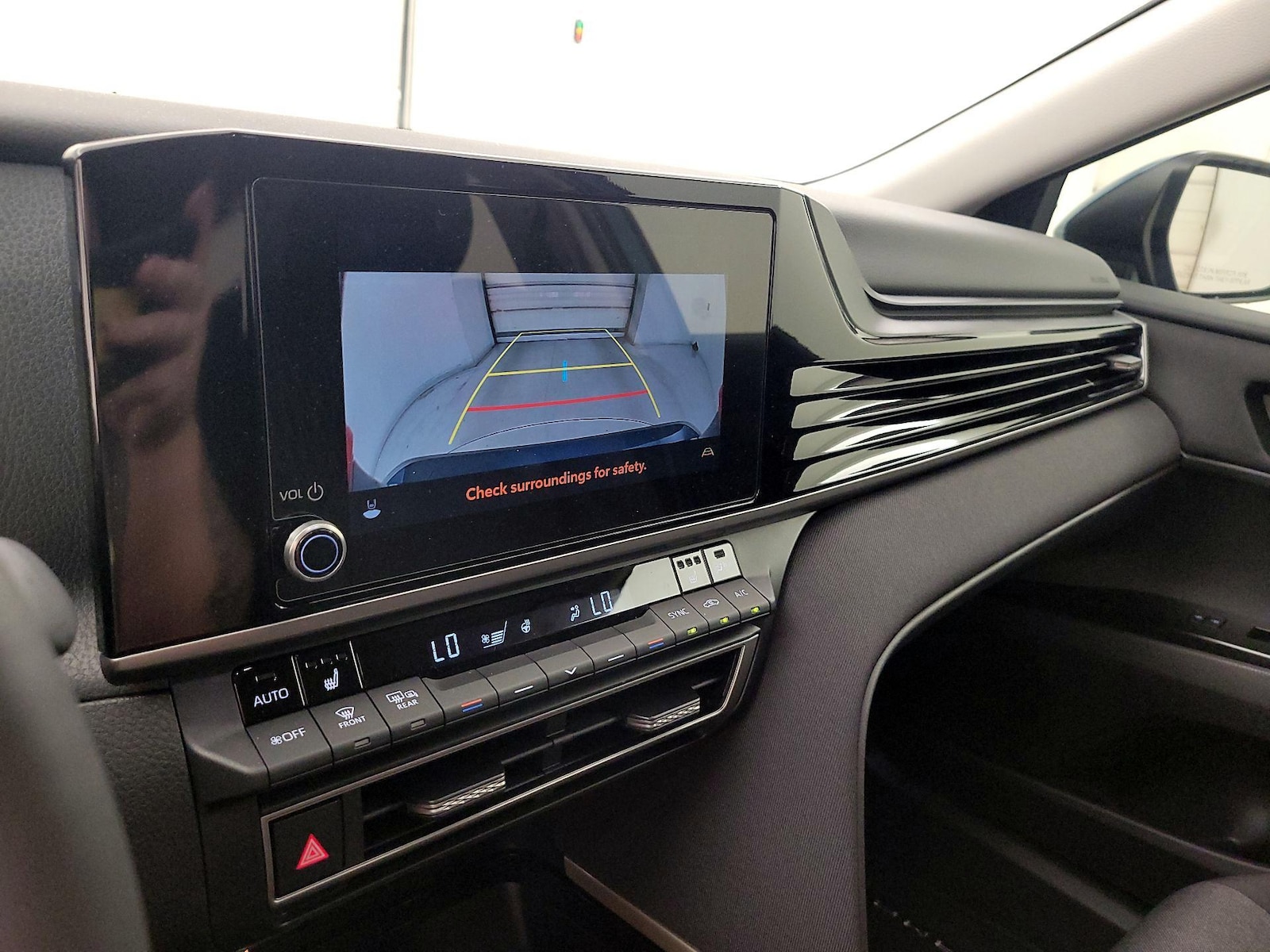 2026 Toyota Camry LE - Photo 15