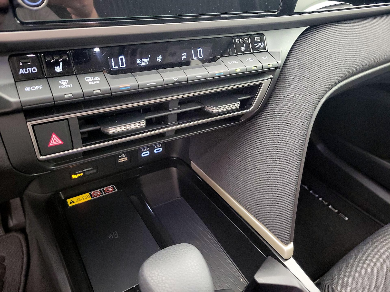 2026 Toyota Camry LE - Photo 17