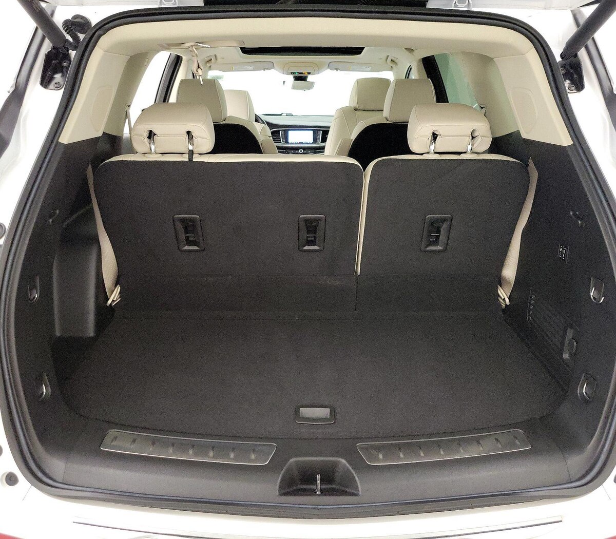 Trunk/Cargo (Seats Up)