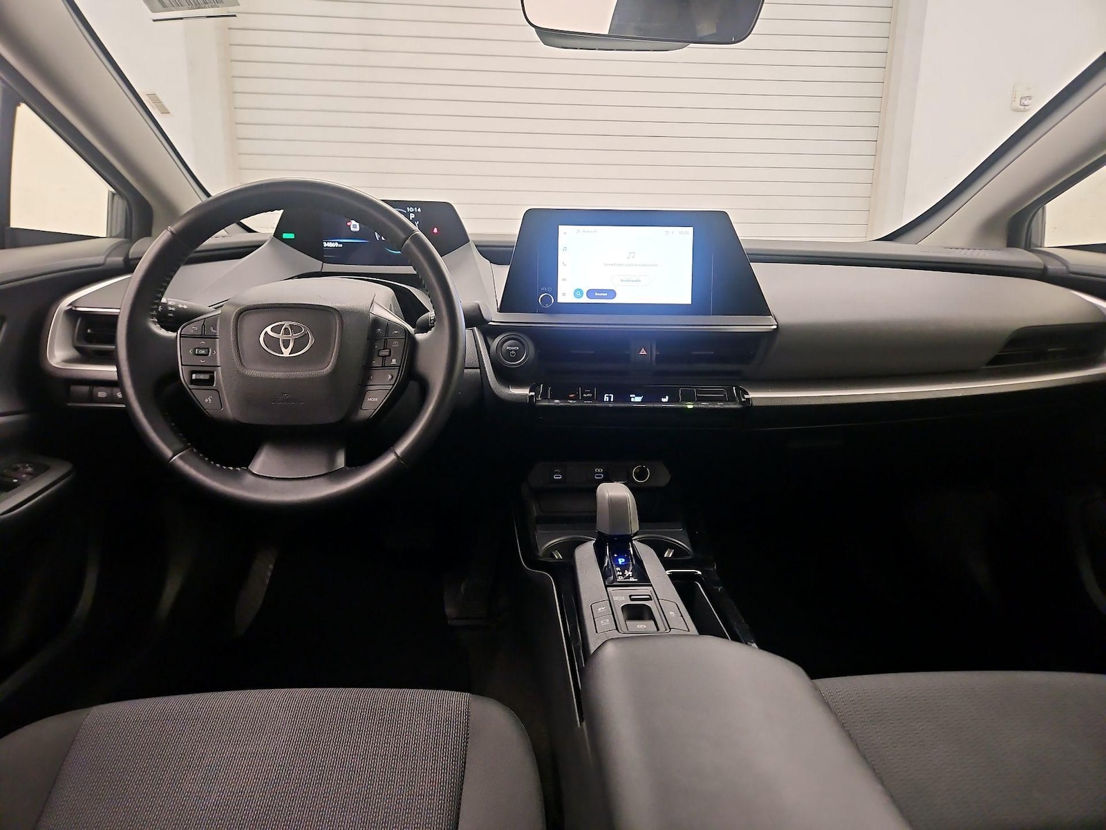 2025 Toyota Prius LE - Photo 10