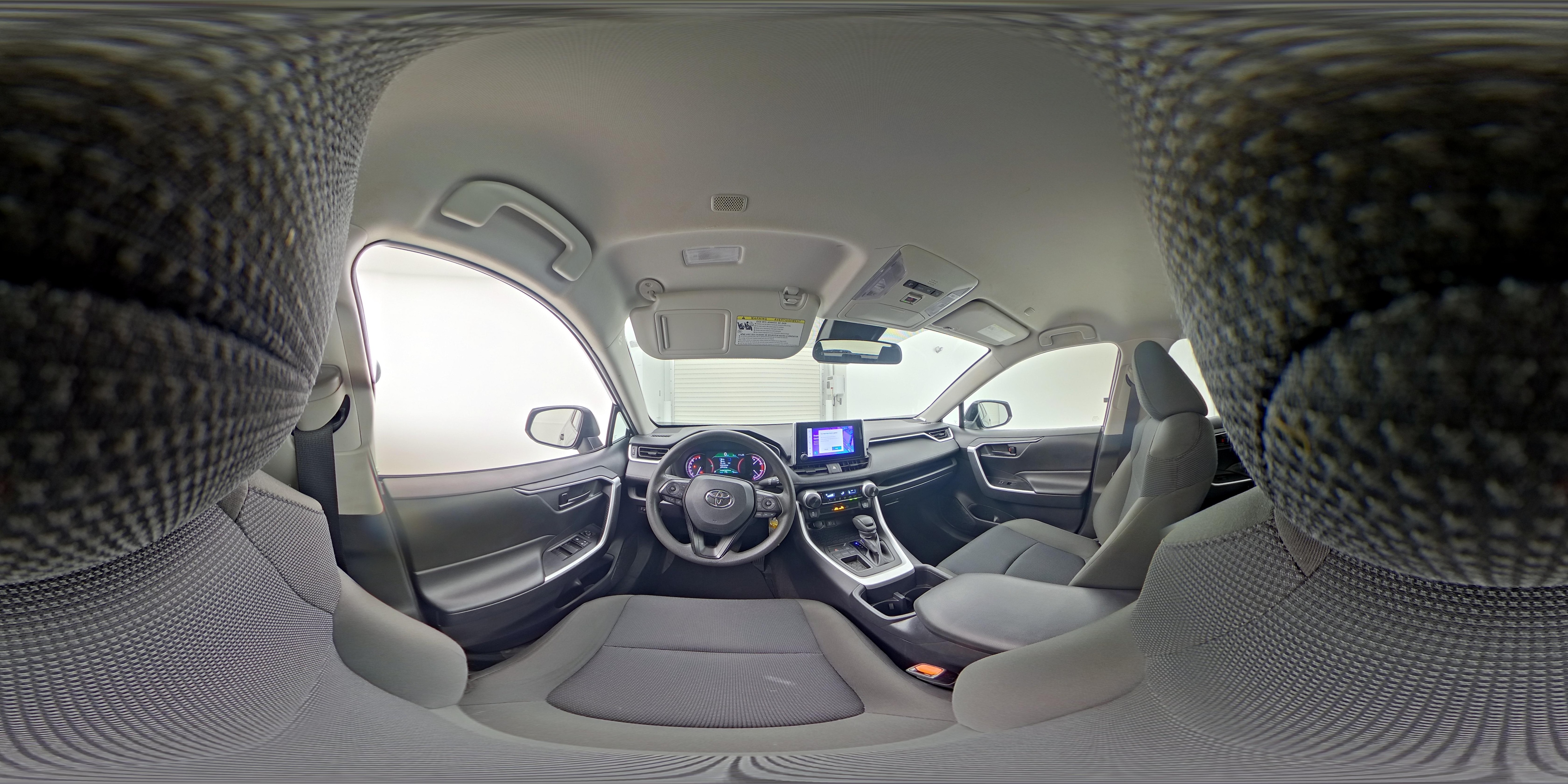 2025 Toyota RAV4 LE - Photo 27