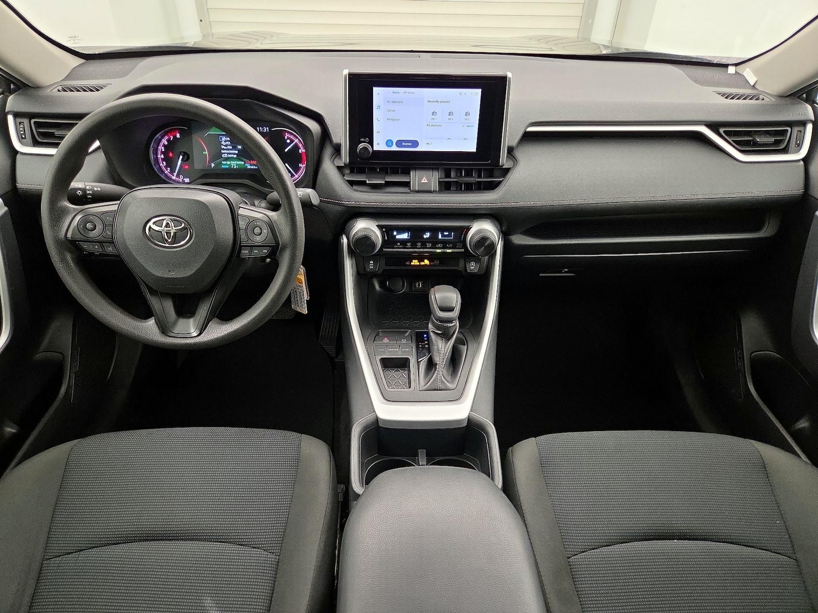 2025 Toyota RAV4 LE - Photo 10