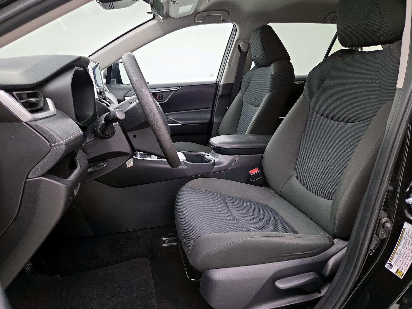 2025 Toyota RAV4 LE - Photo 12