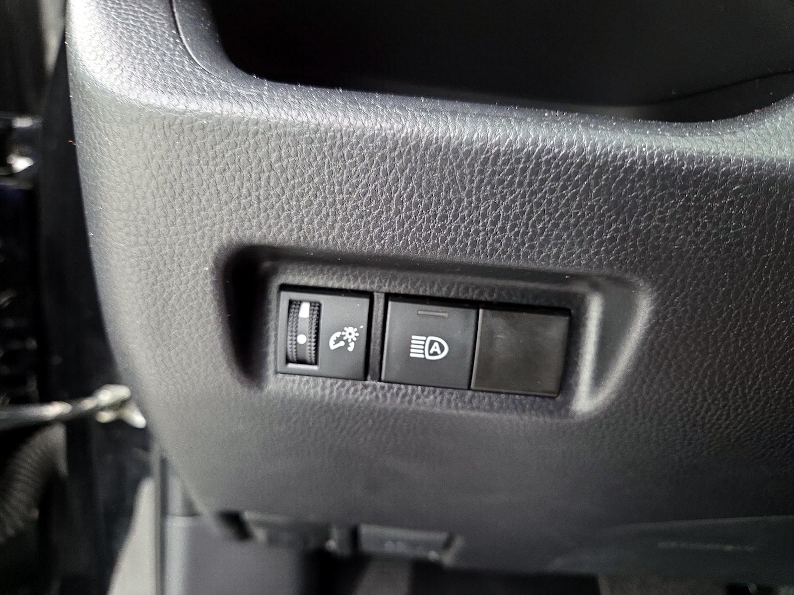 2025 Toyota RAV4 LE - Photo 14