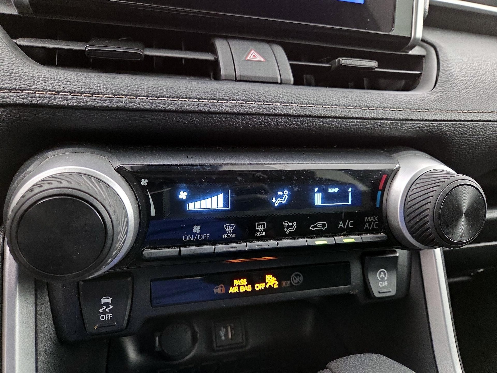 2025 Toyota RAV4 LE - Photo 17