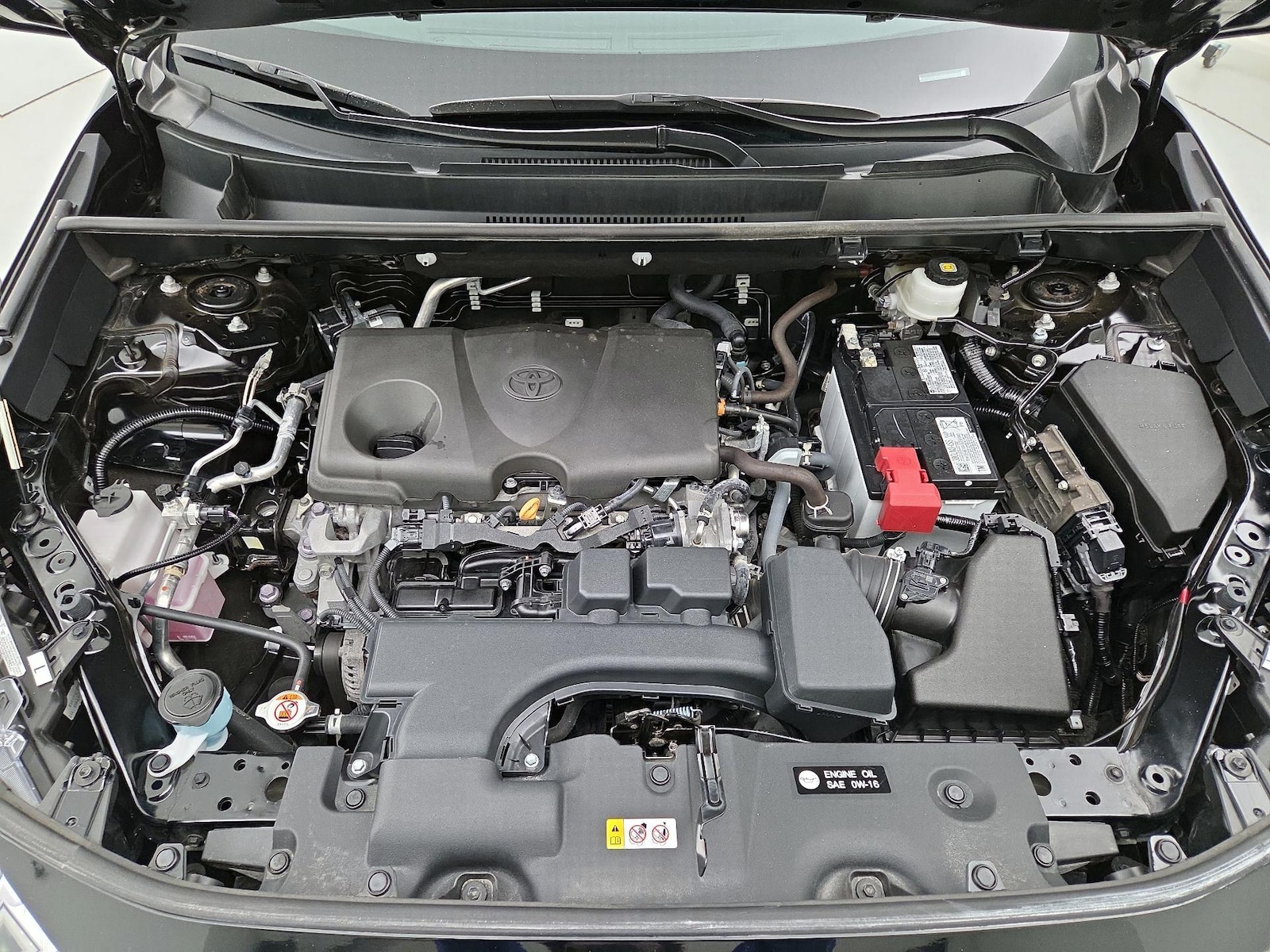 2025 Toyota RAV4 LE - Photo 23
