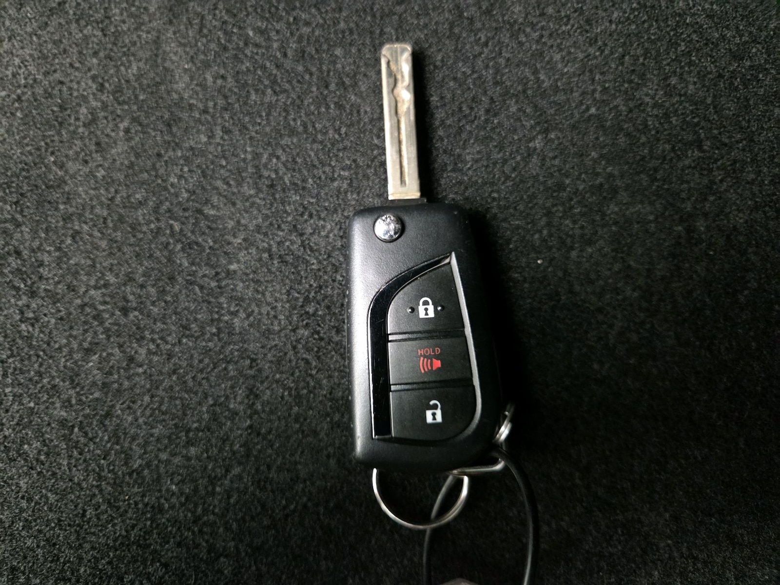 2025 Toyota RAV4 LE - Photo 24