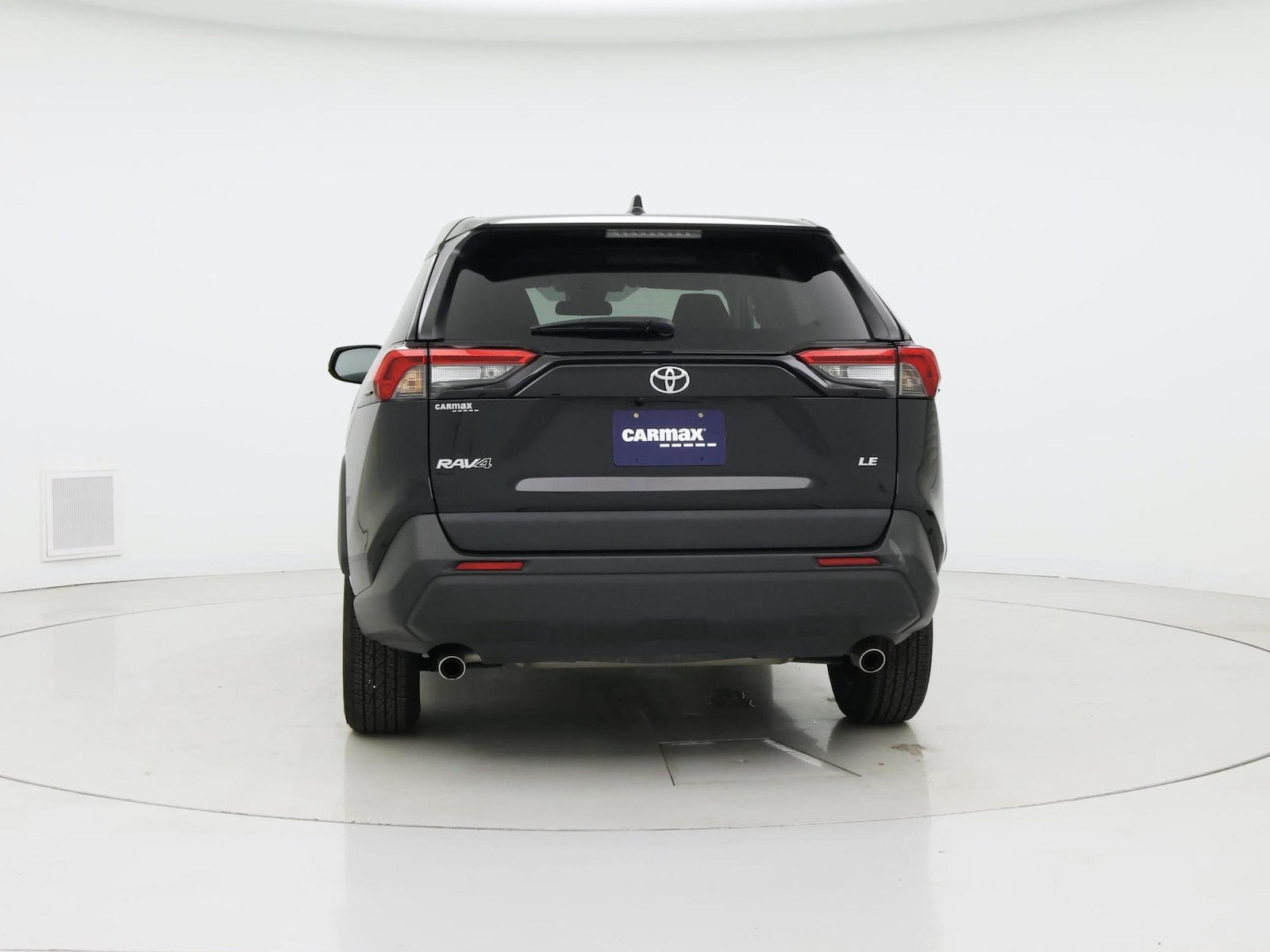 2025 Toyota RAV4 LE - Photo 7