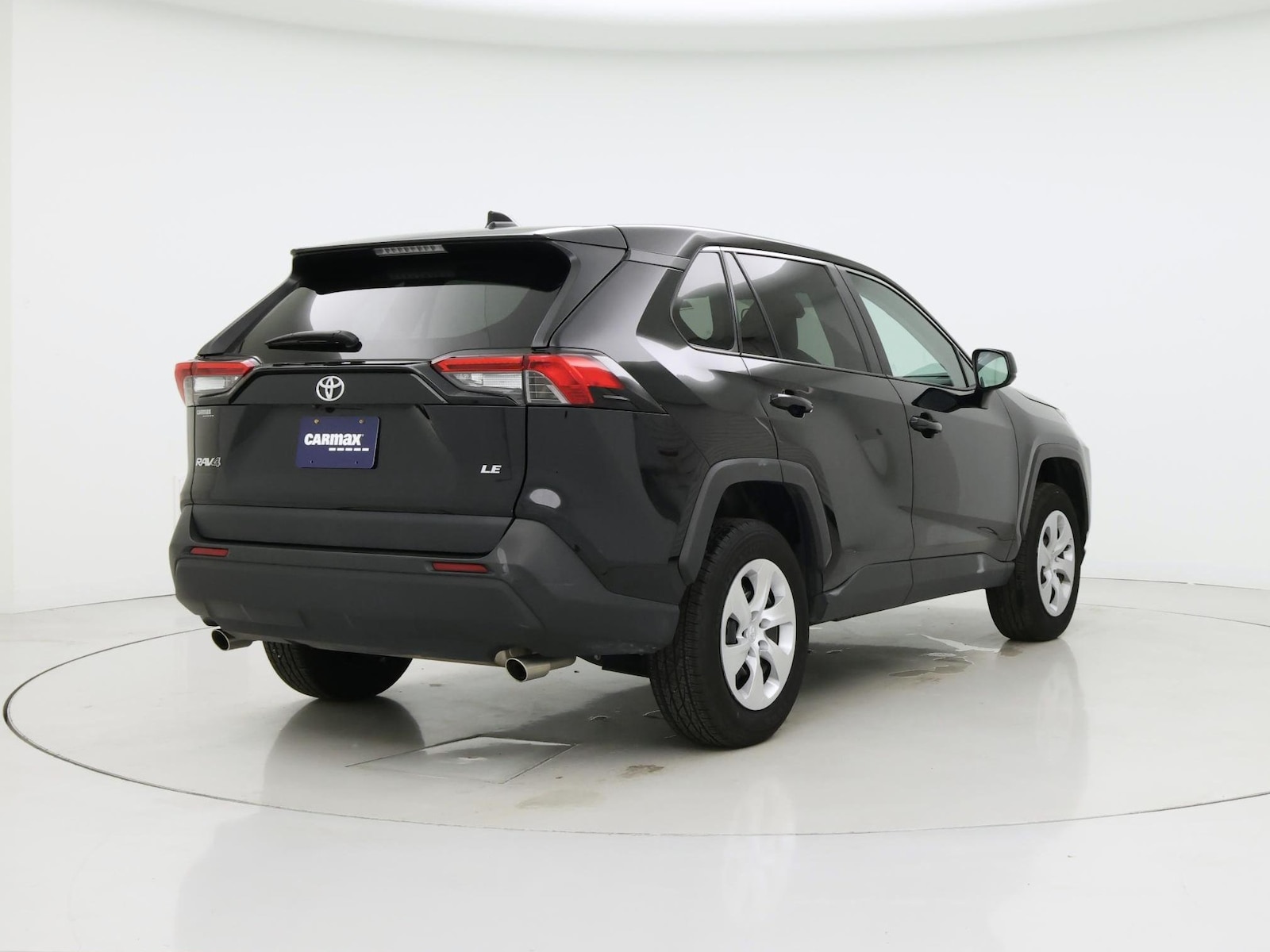 2025 Toyota RAV4 LE - Photo 9