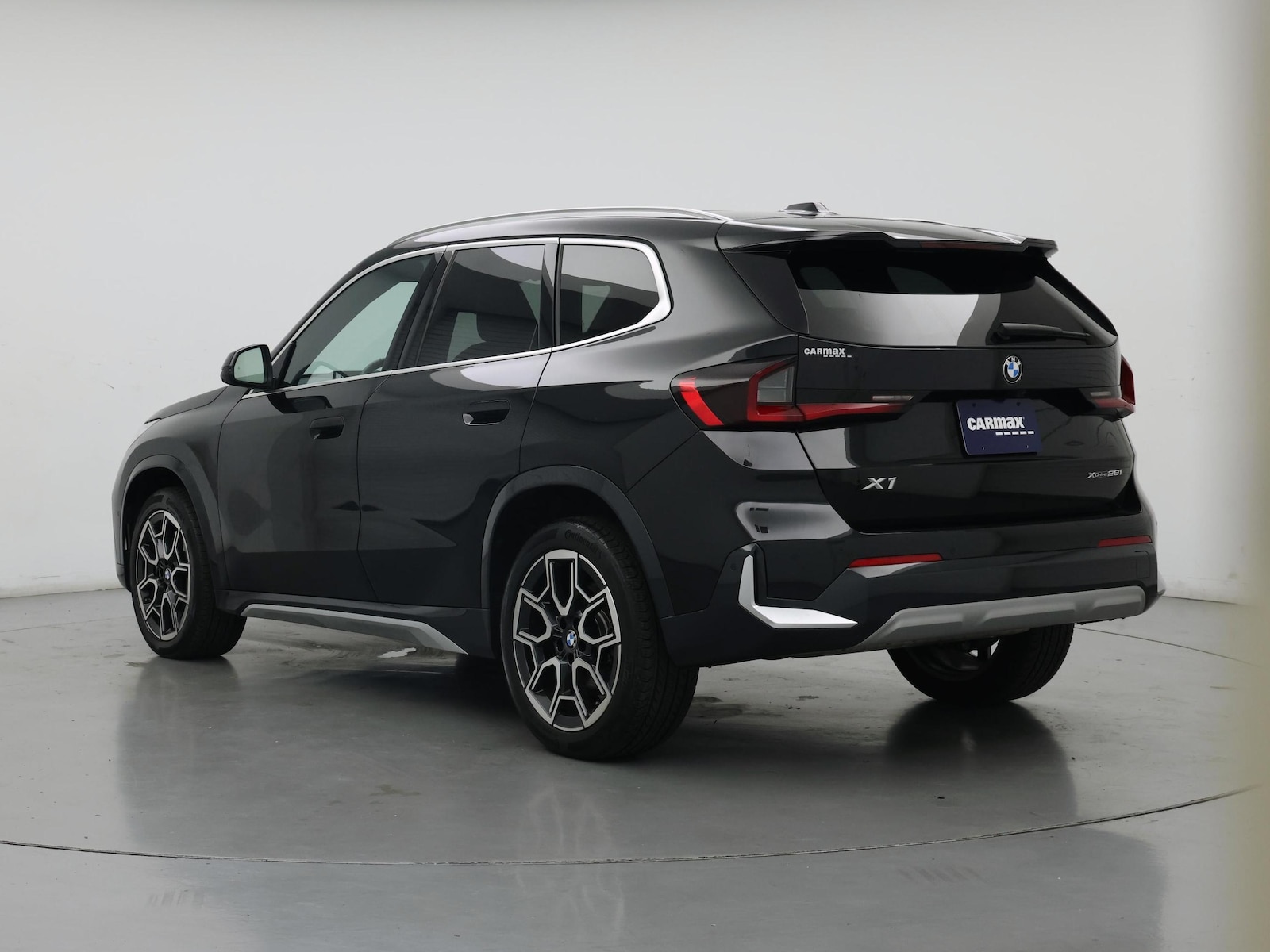 2026 BMW X1 28i - Photo 3