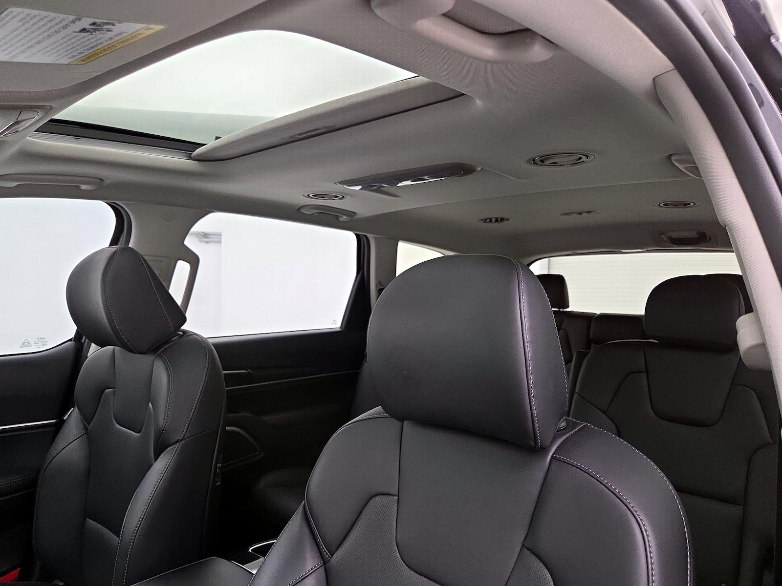 Sunroof(s) & Overhead Airbags