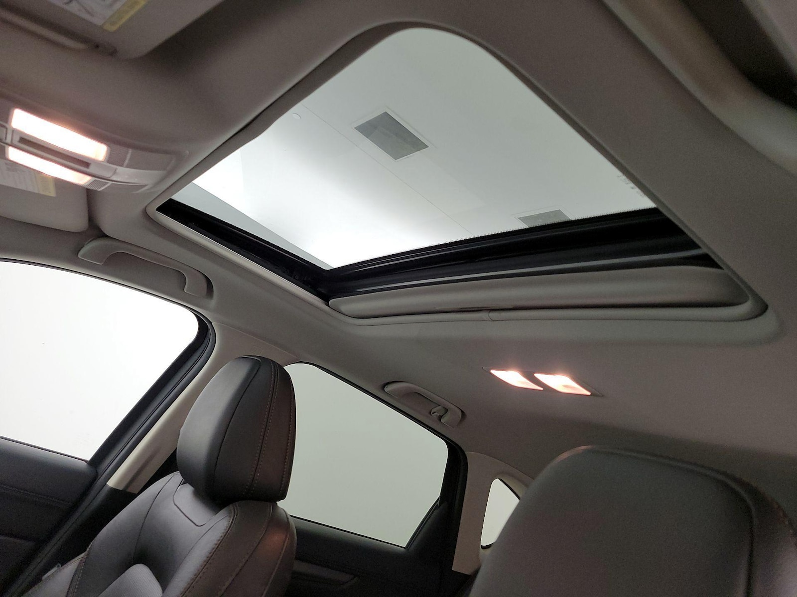 Sunroof(s) & Overhead Airbags
