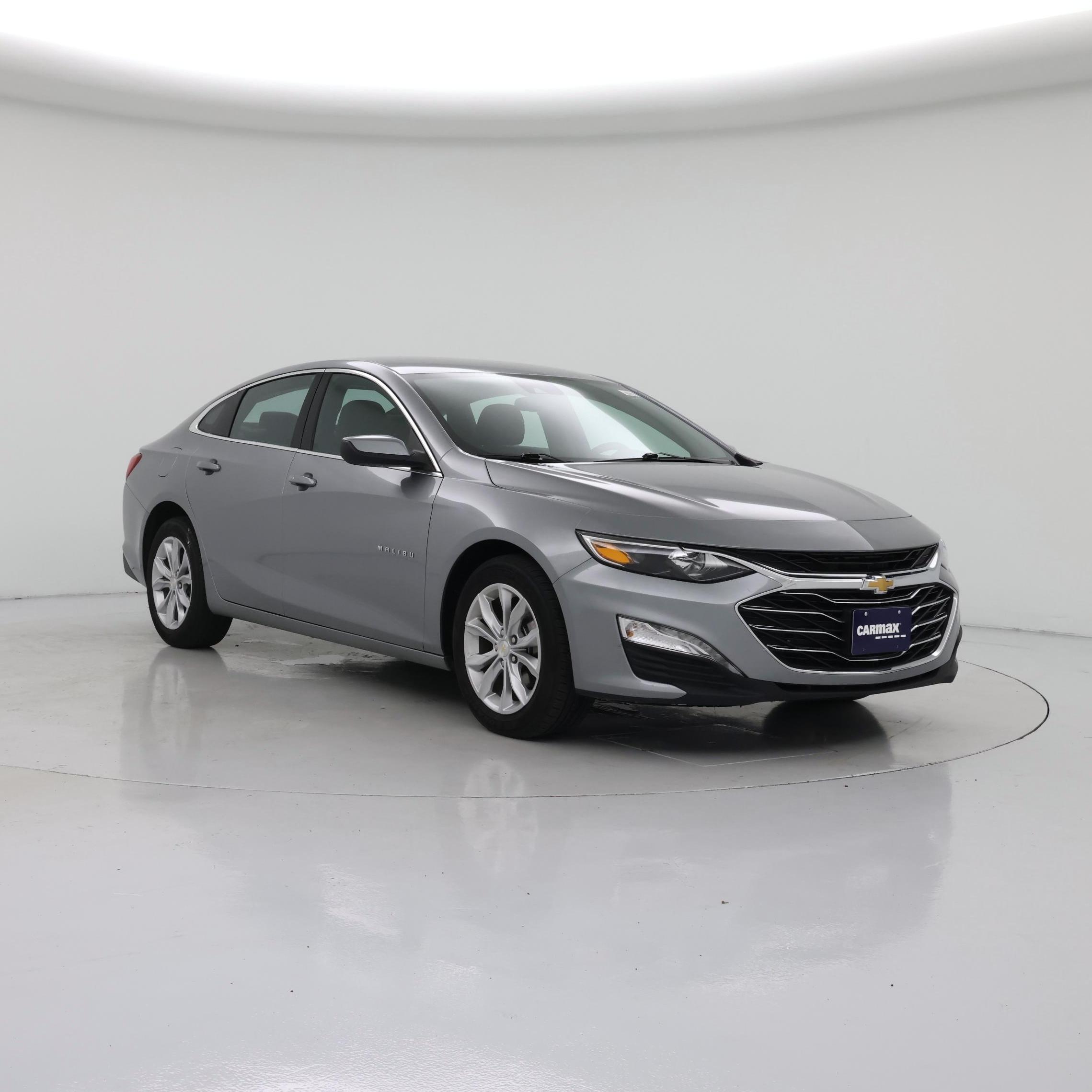 Silver 2025 Chevrolet Malibu Sedan Front-Wheel Drive Automatic