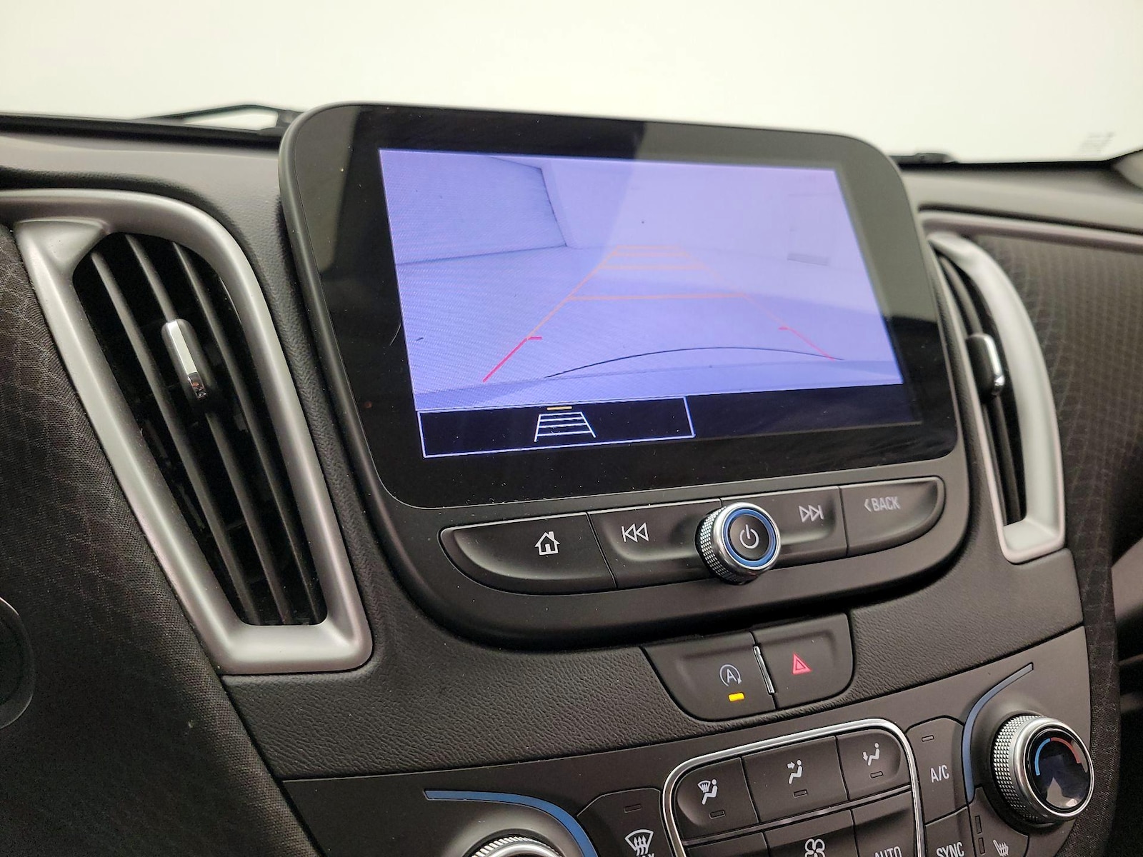 2025 Chevrolet Malibu 1LT - Photo 15