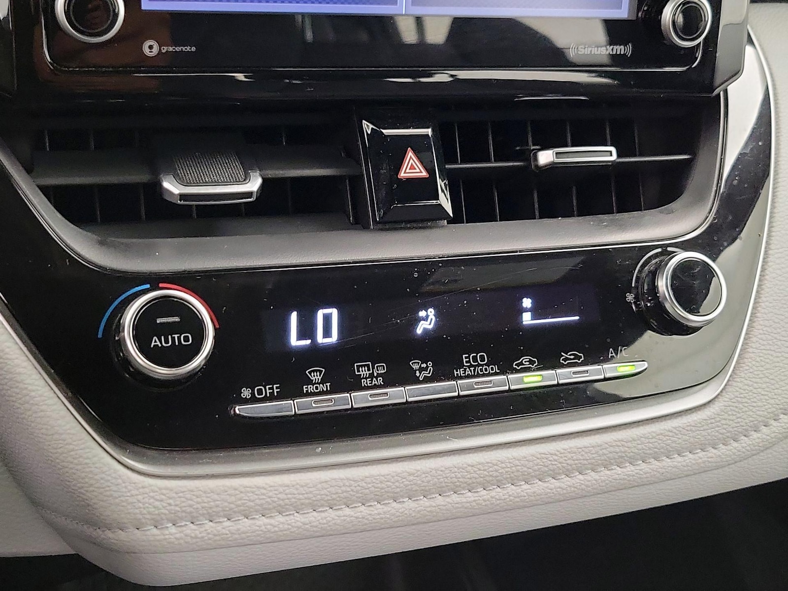 2022 Toyota Corolla SE - Photo 17