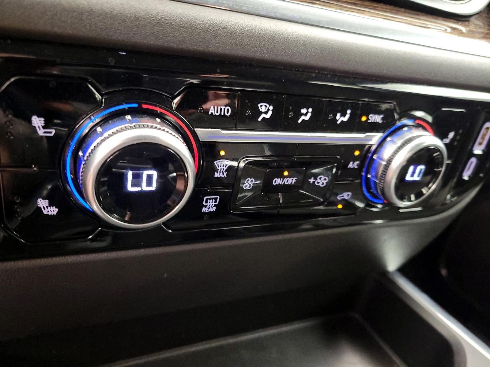 2024 GMC Sierra 1500 Elevation - Photo 17
