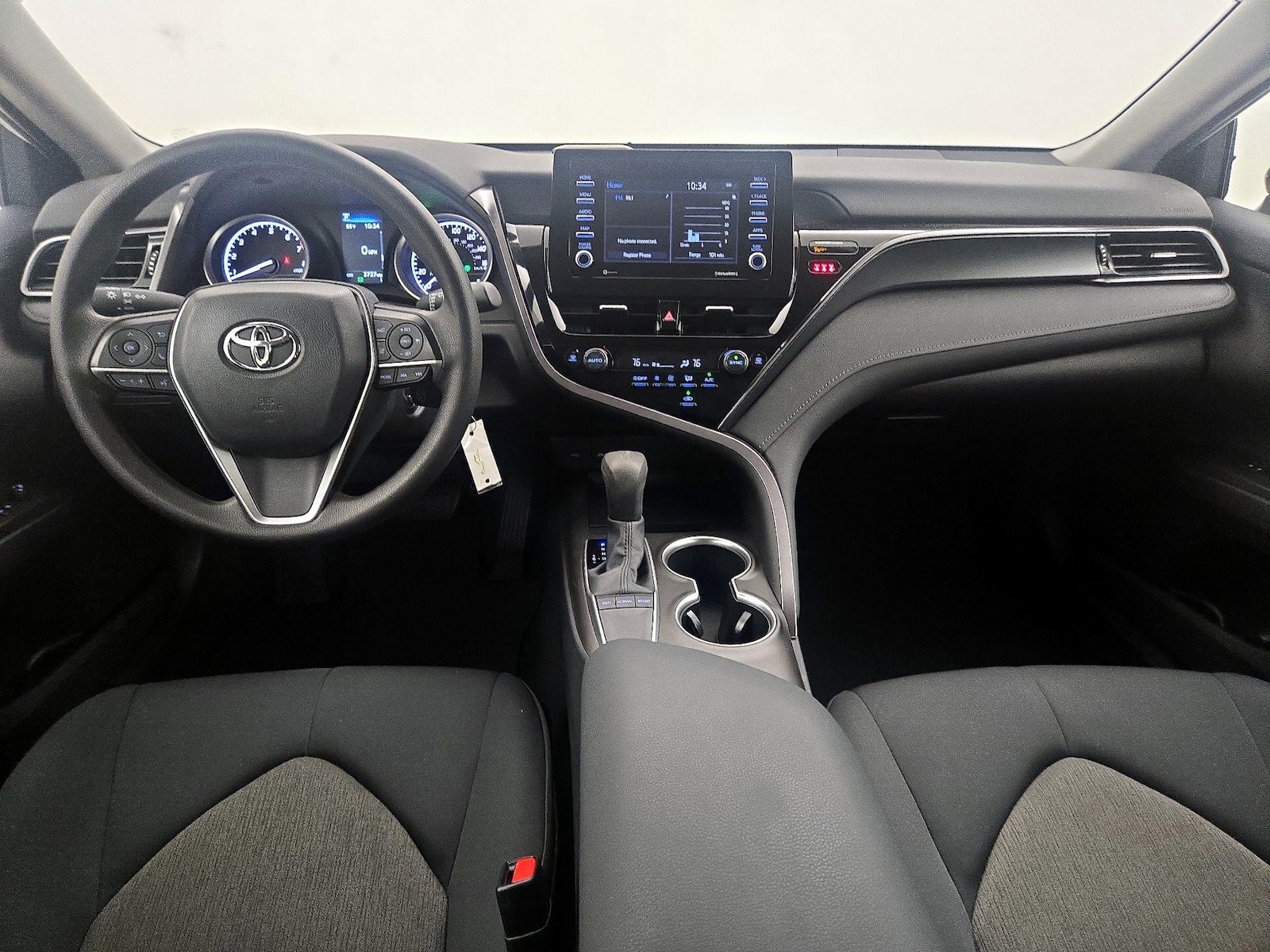 2024 Toyota Camry LE - Photo 10