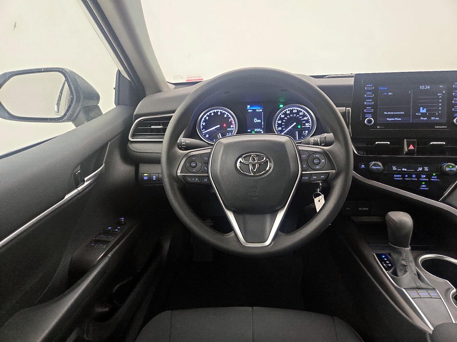 2024 Toyota Camry LE - Photo 11