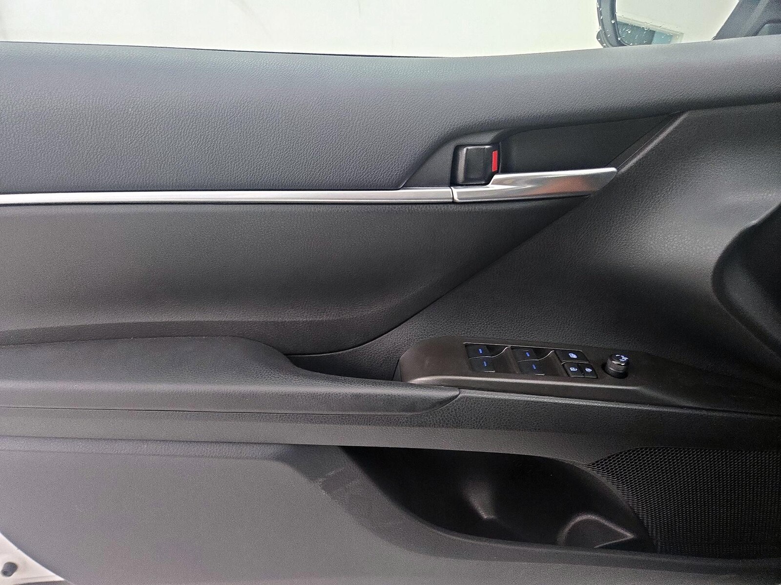 2024 Toyota Camry LE - Photo 13
