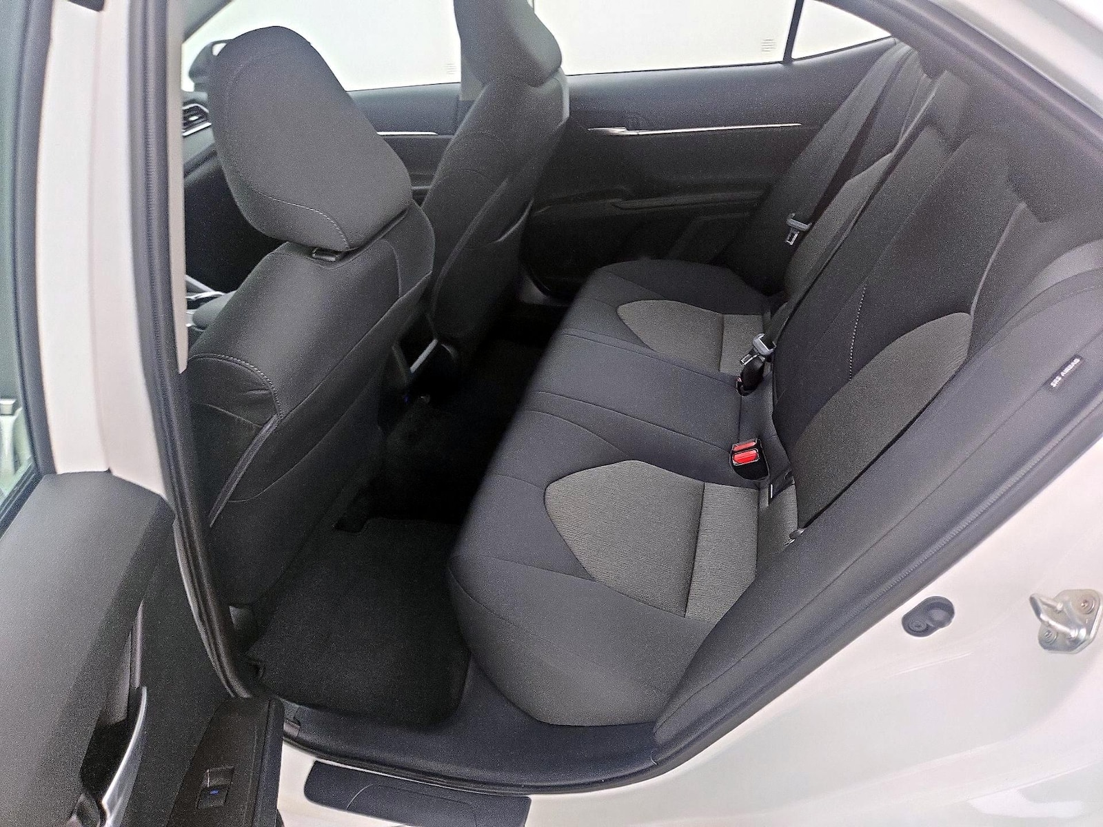 2024 Toyota Camry LE - Photo 19