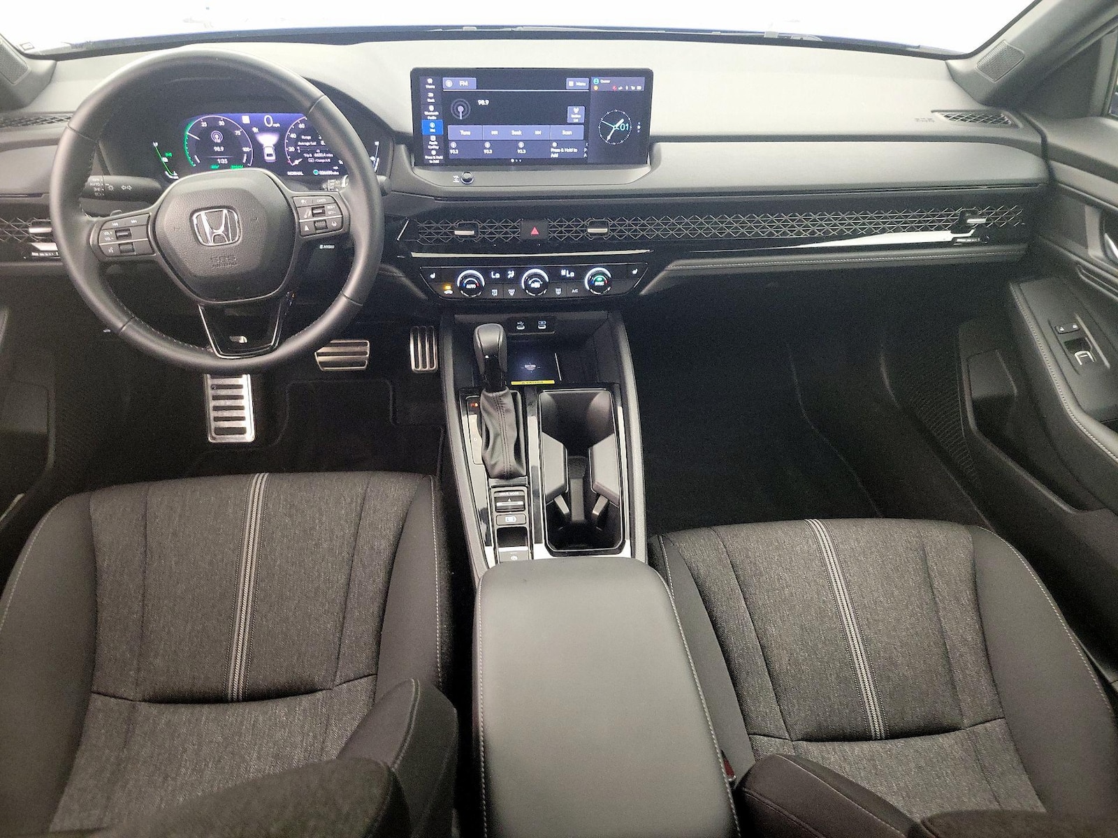 Apple CarPlay® & Android Auto™