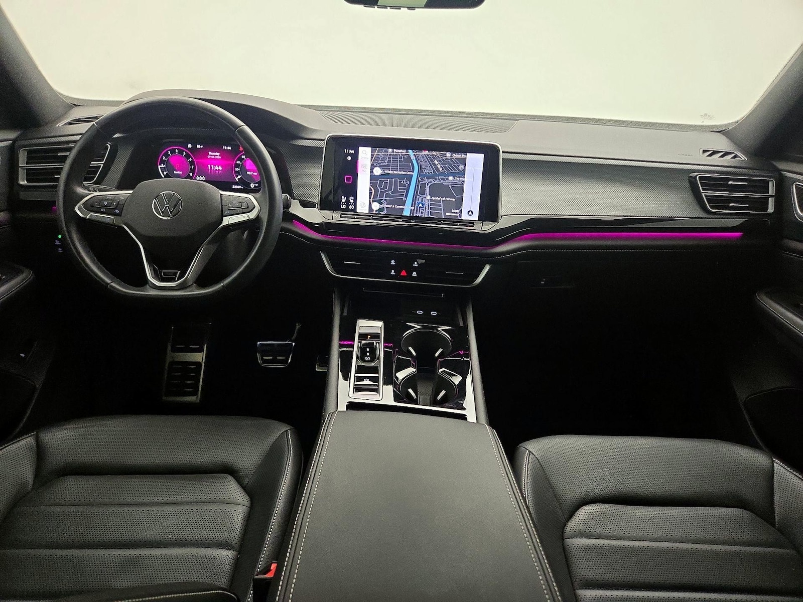 2024 Volkswagen Atlas Cross Sport SEL R-LINE - Photo 10