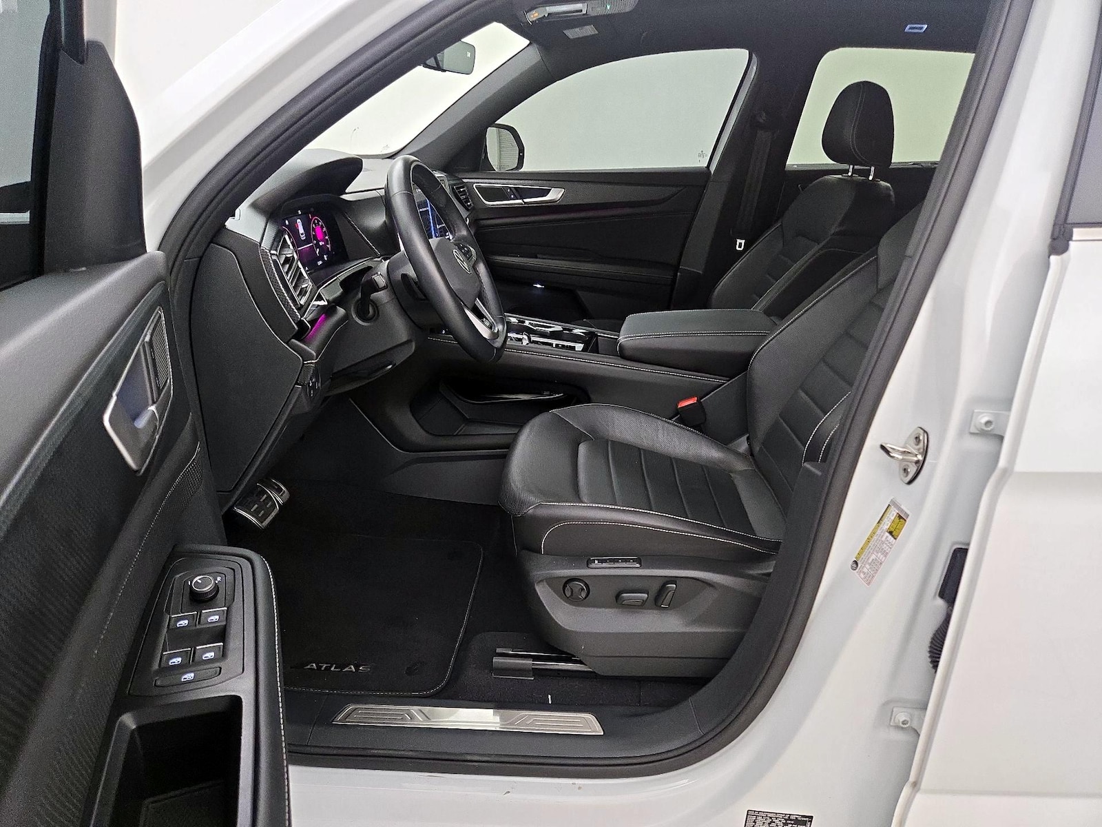 2024 Volkswagen Atlas Cross Sport SEL R-LINE - Photo 12