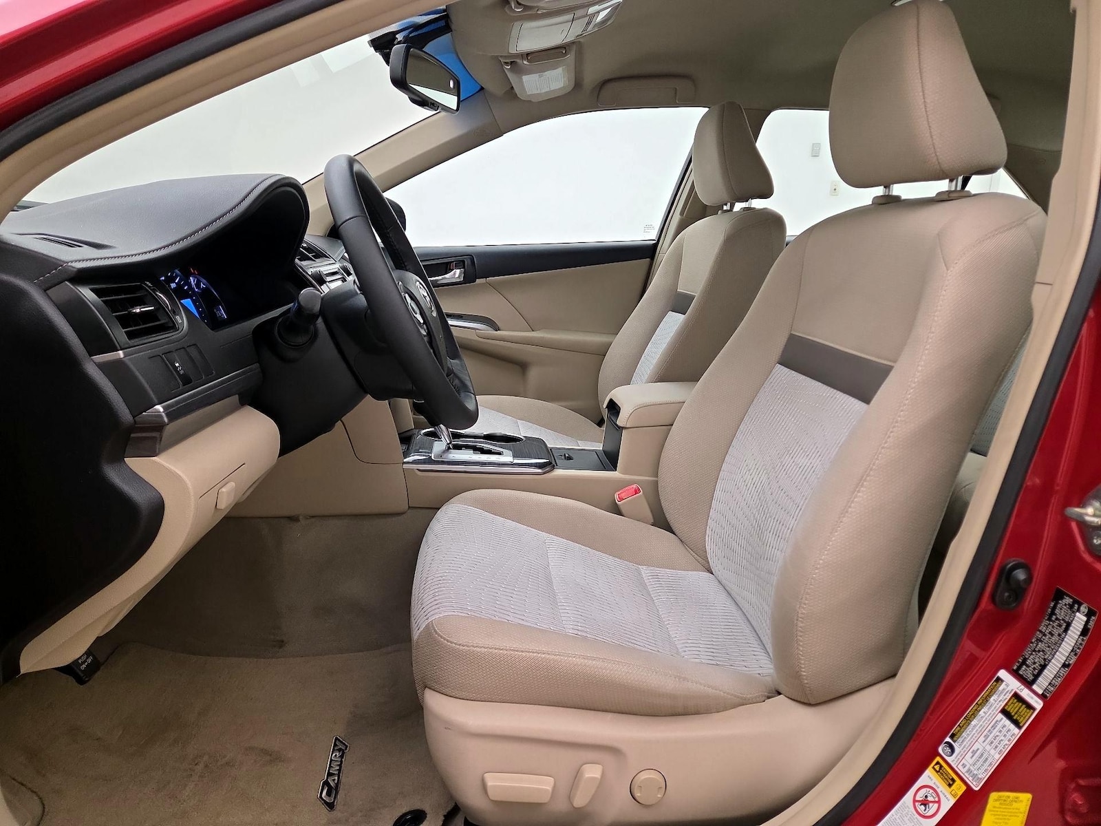 2014 Toyota Camry XLE Hybrid - Photo 12