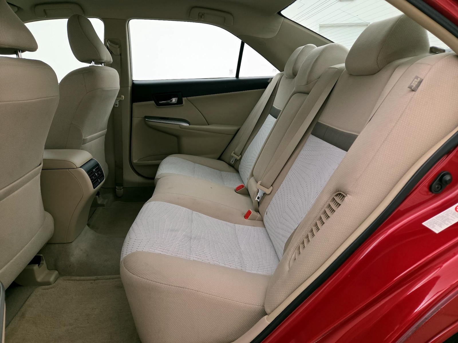 2014 Toyota Camry XLE Hybrid - Photo 19