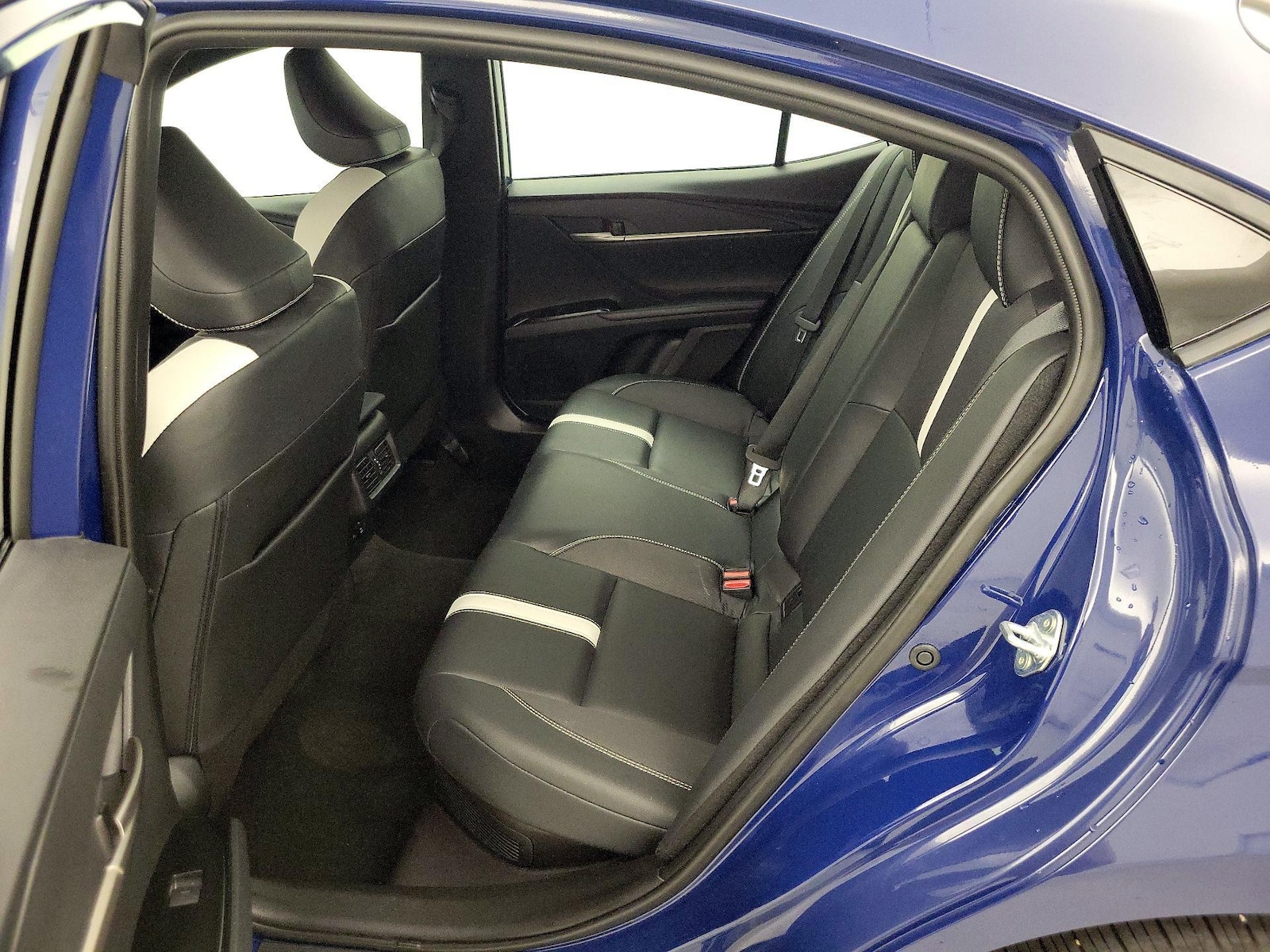 2025 Toyota Camry SE - Photo 20