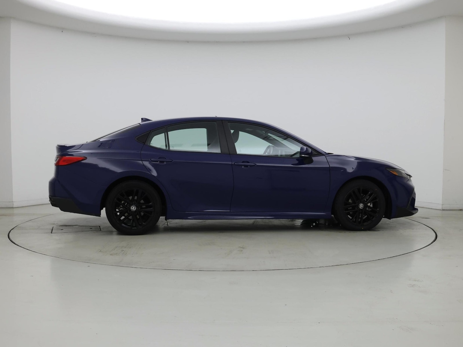 2025 Toyota Camry SE - Photo 8