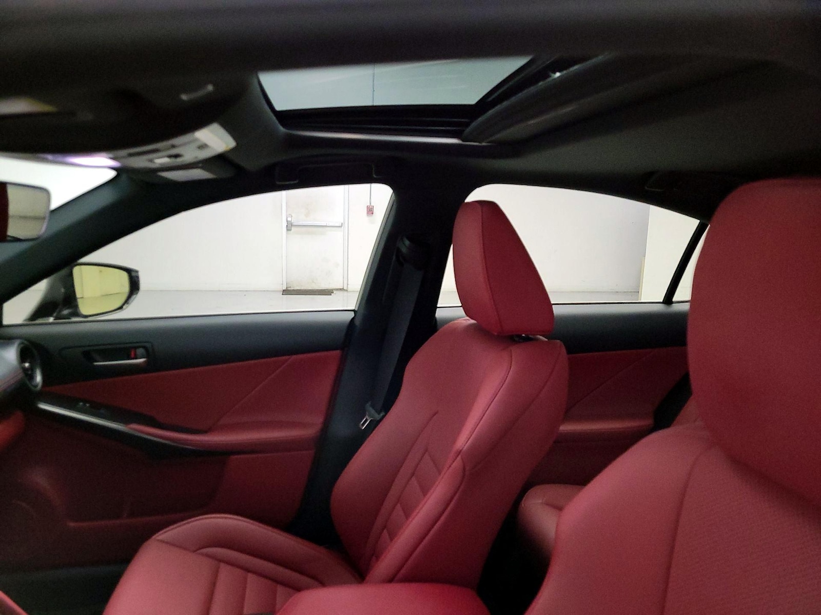 Sunroof(s) & Overhead Airbags