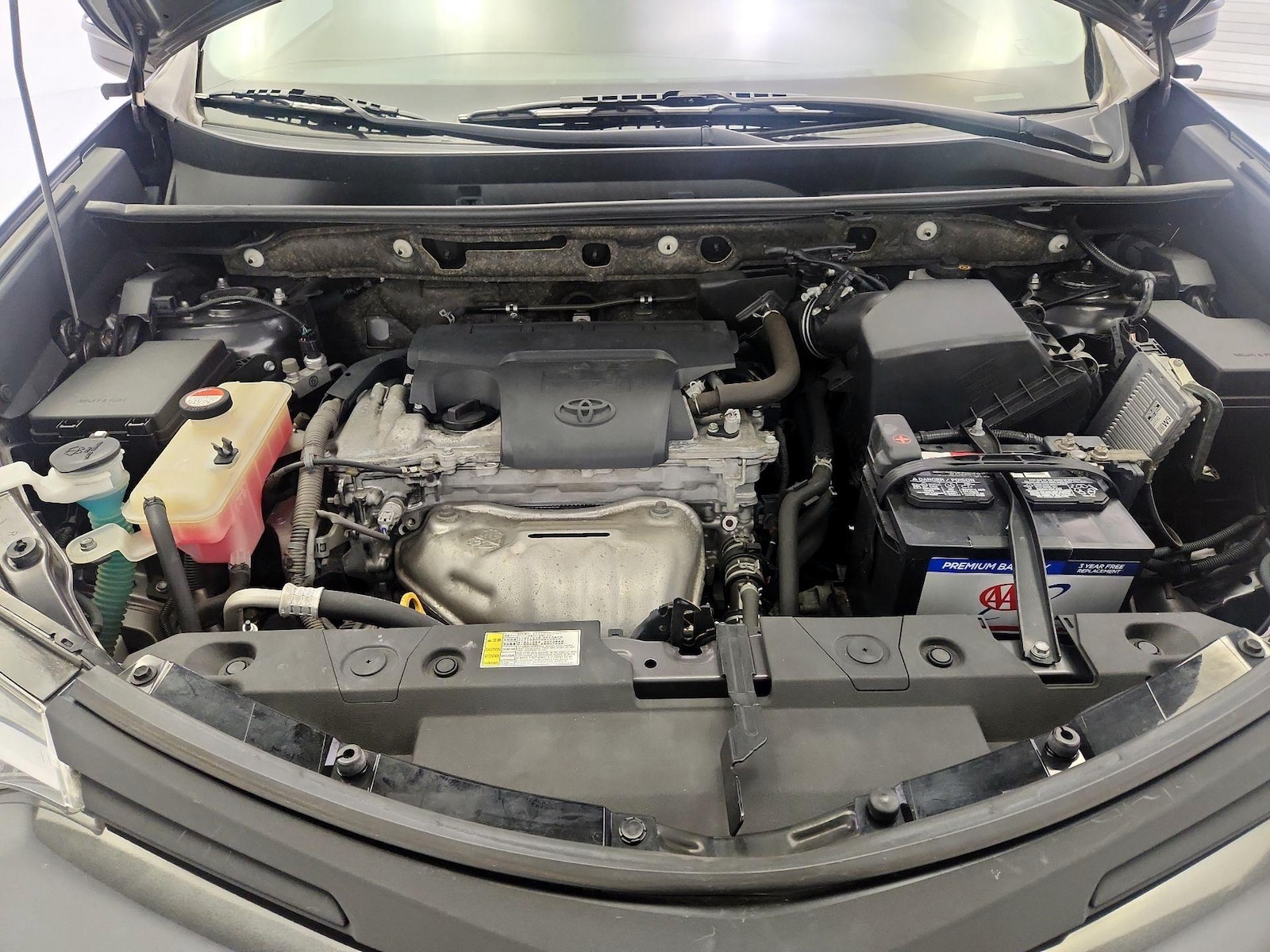 2016 Toyota RAV4 LE - Photo 22