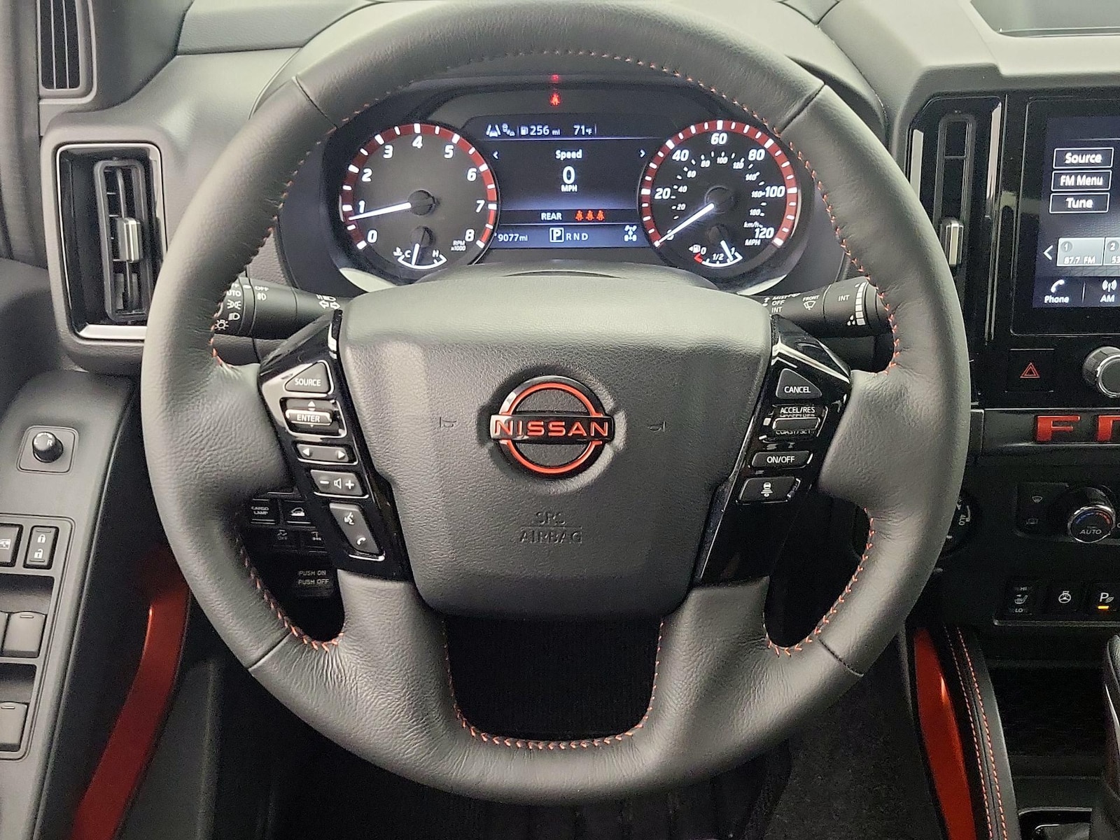 2025 Nissan Frontier PRO-4X - Photo 11