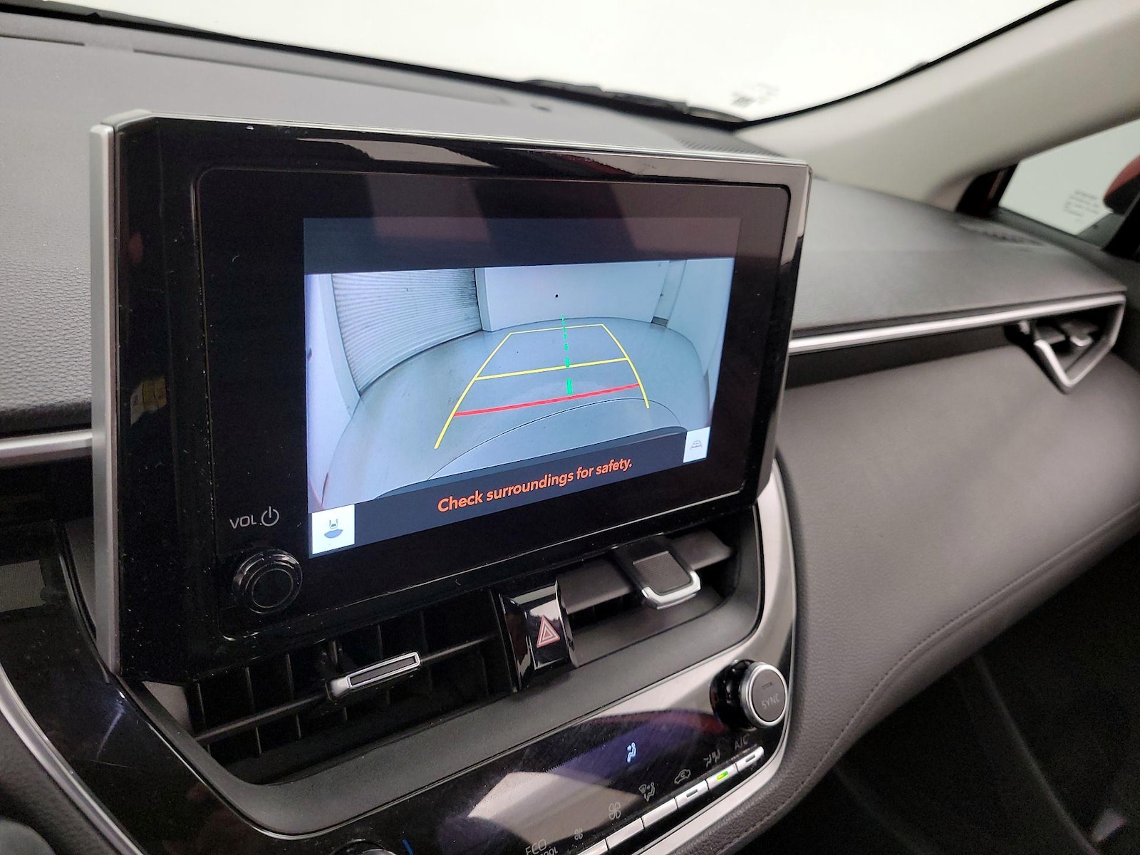 2023 Toyota Corolla Cross XLE - Photo 15