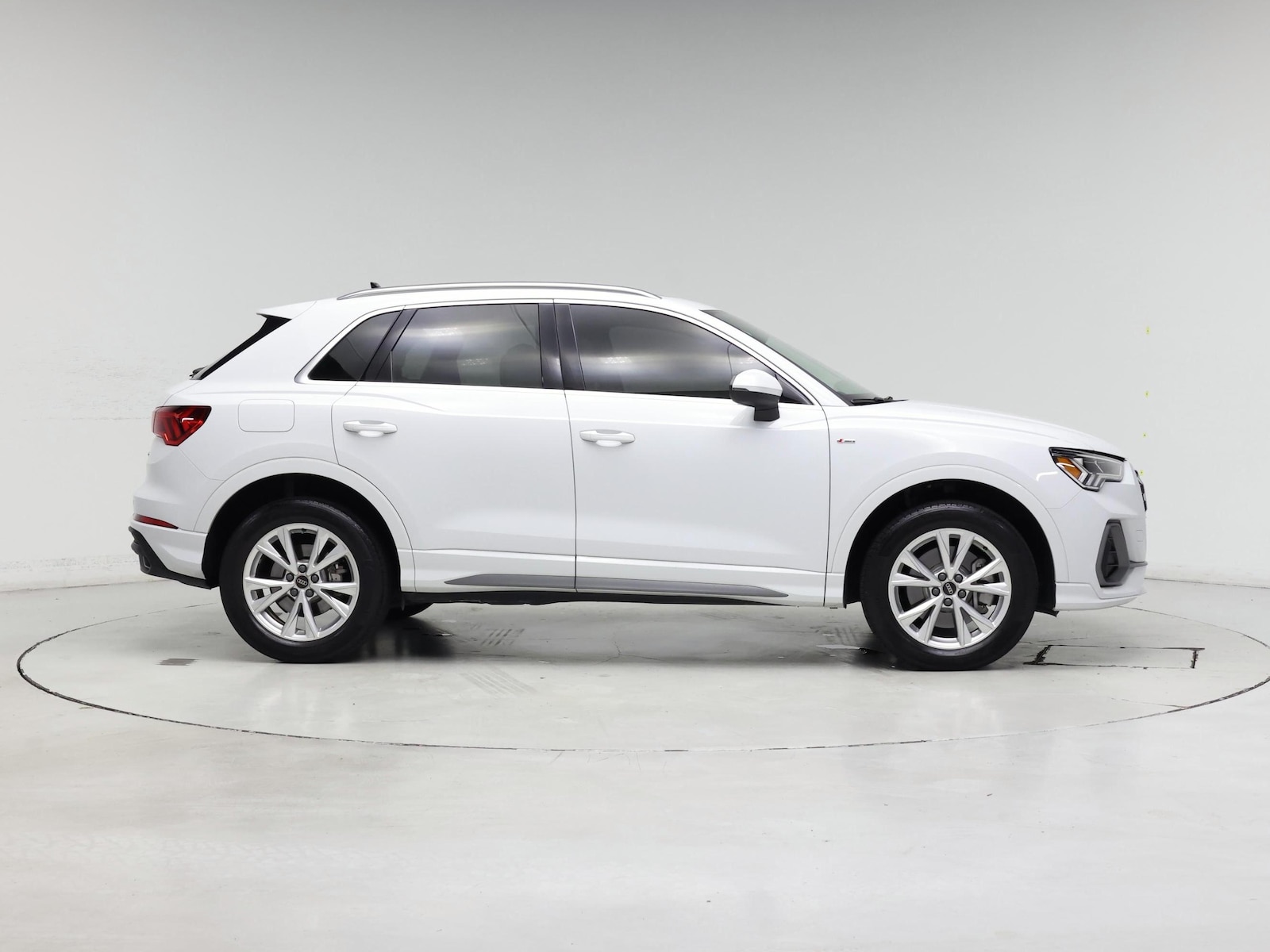 2024 Audi Q3 S Line Premium Plus - Photo 8