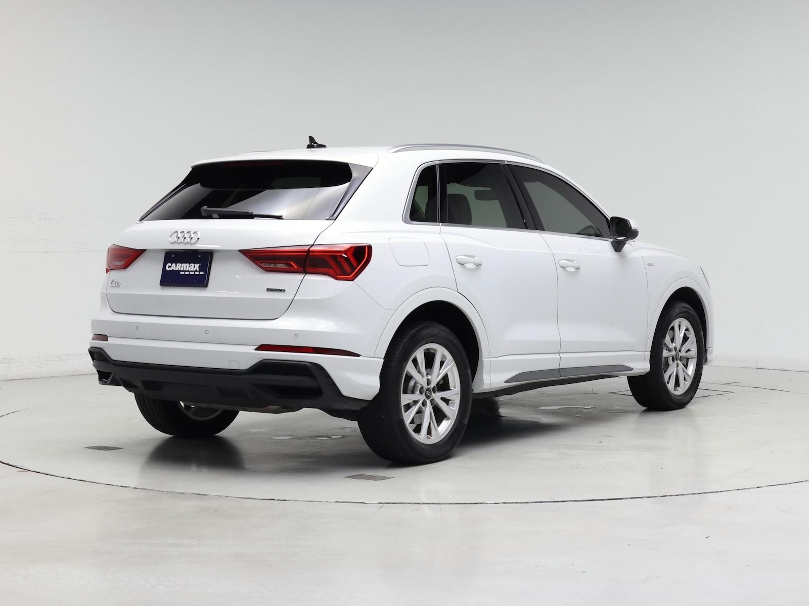 2024 Audi Q3 S Line Premium Plus - Photo 9
