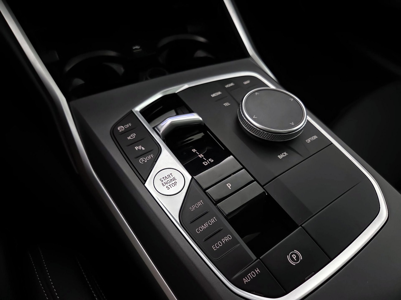 2025 BMW 2 Series 230i - Photo 19