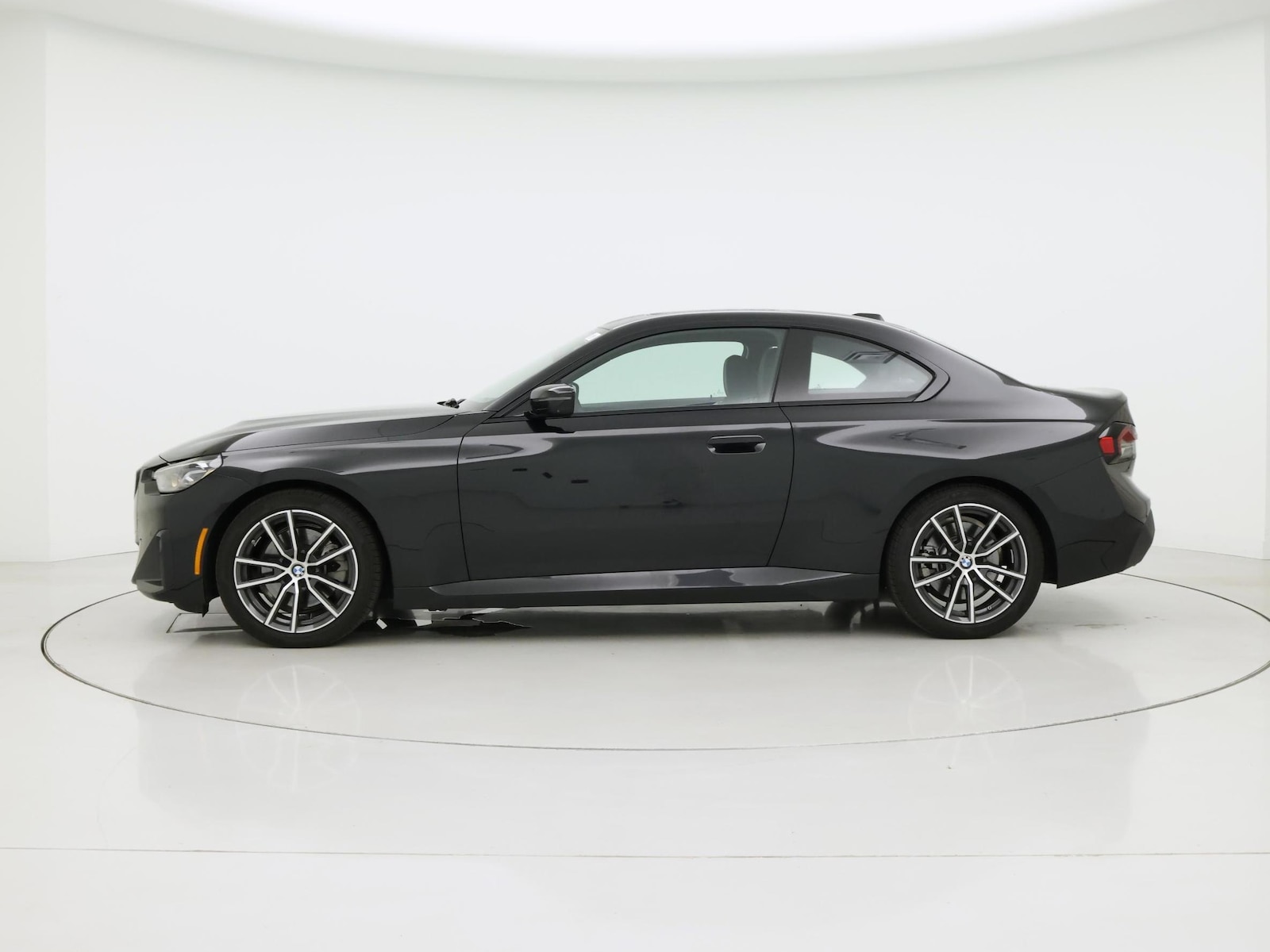 2025 BMW 2 Series 230i - Photo 4