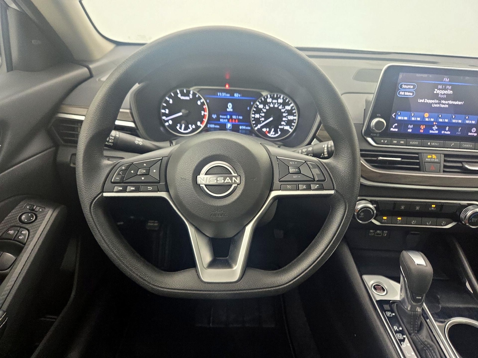 2024 Nissan Altima SV - Photo 11